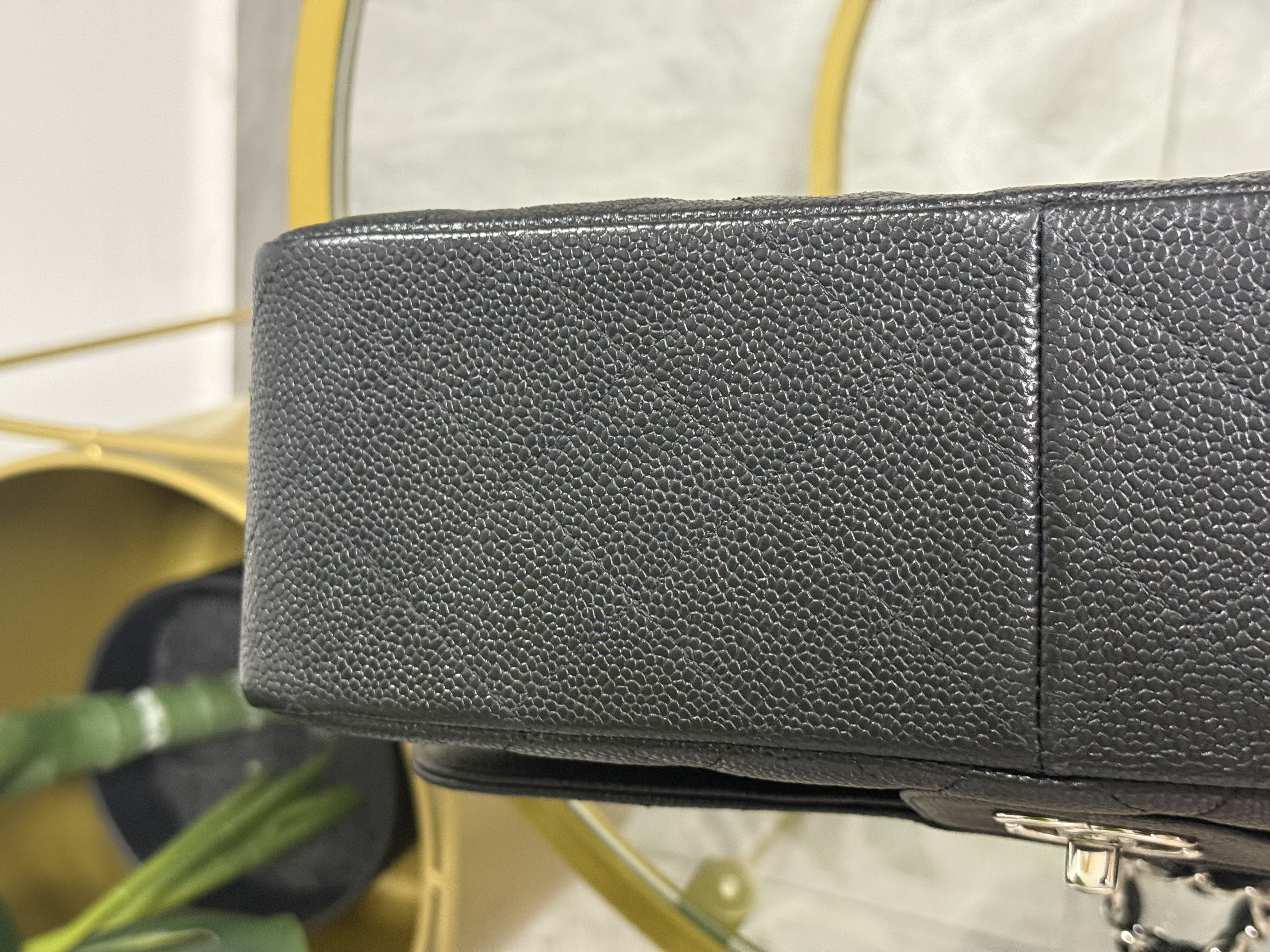 Chanel Jumbo Caviar Negro 