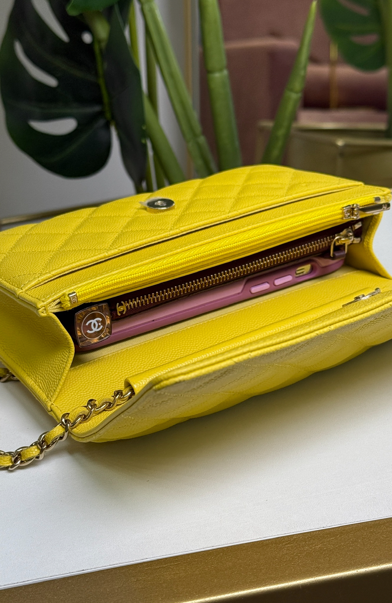 Chanel wallet on chain amarillo 