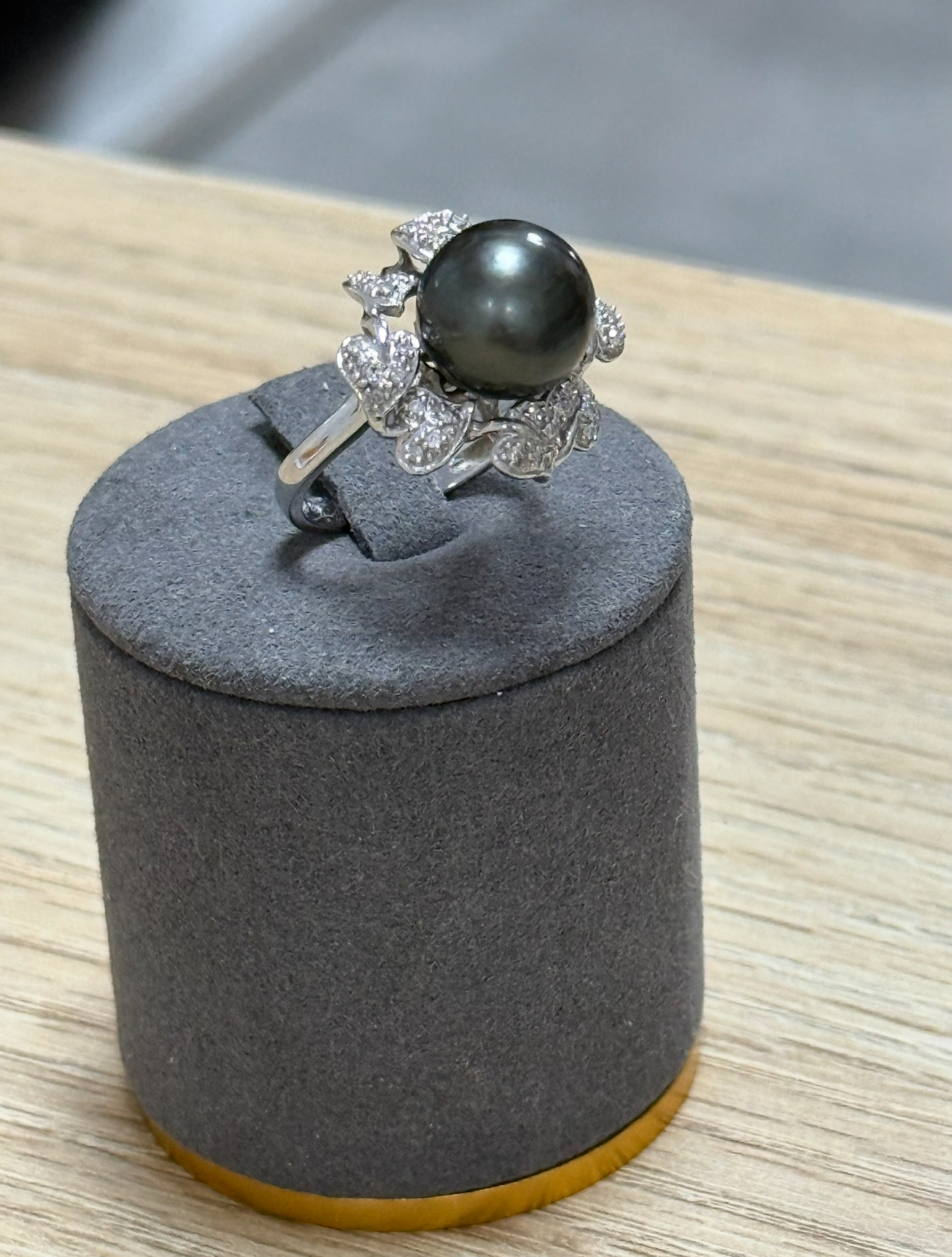 Anillo Oro 18k y Perla Negra South Sea