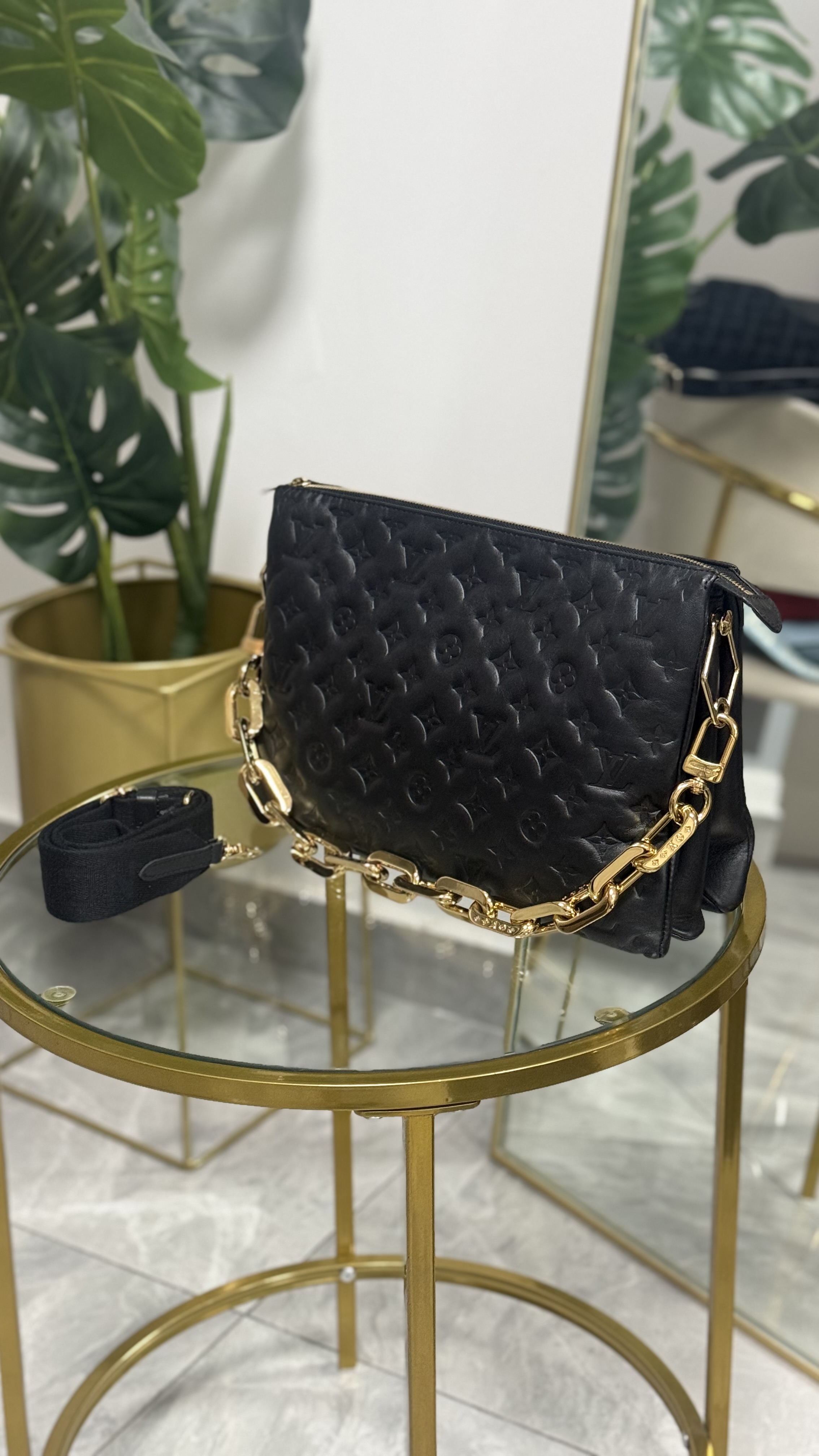 Louis Vuitton COUSSIN MM Negro  