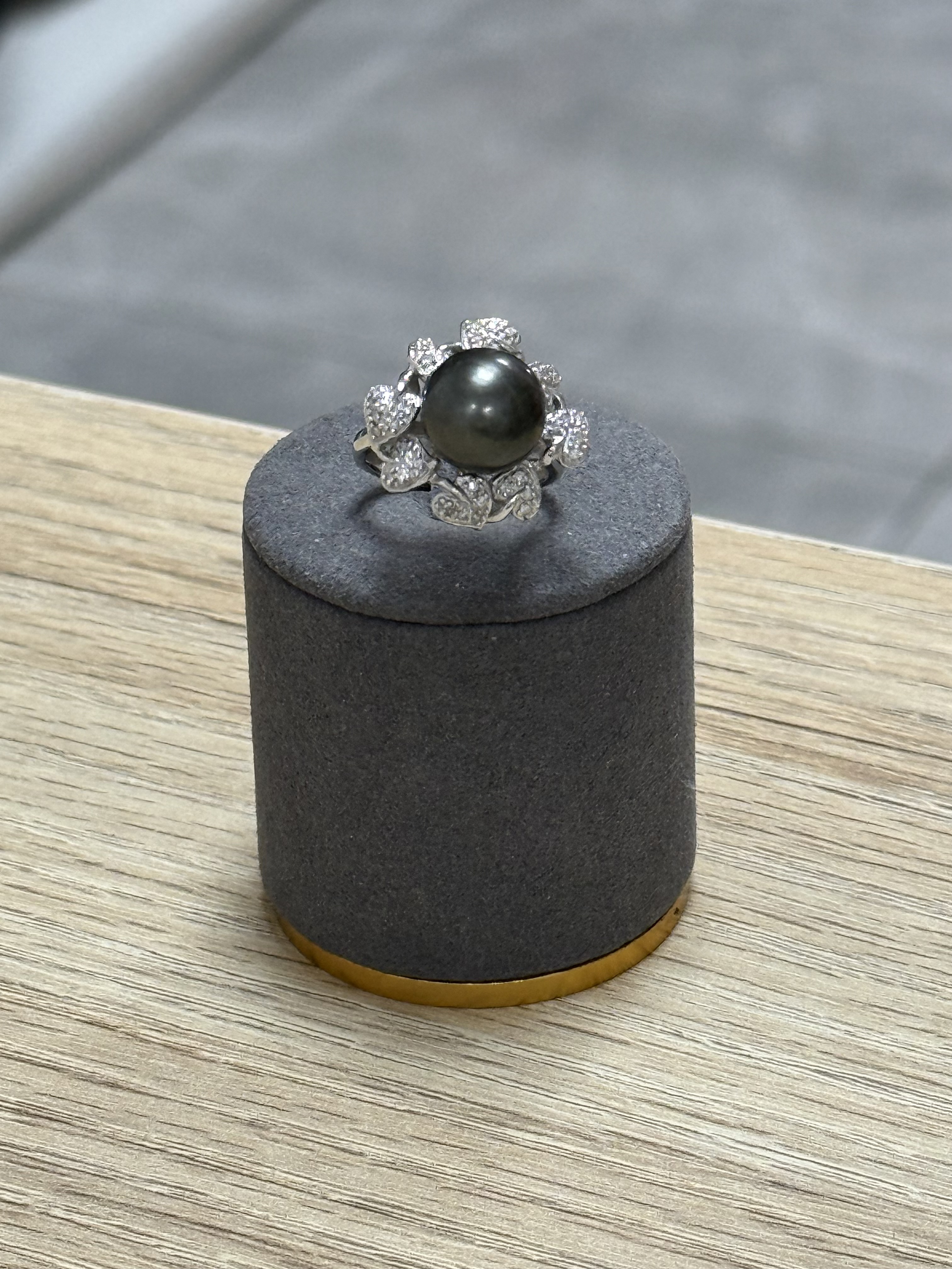 Anillo Oro 18k y Perla Negra South Sea