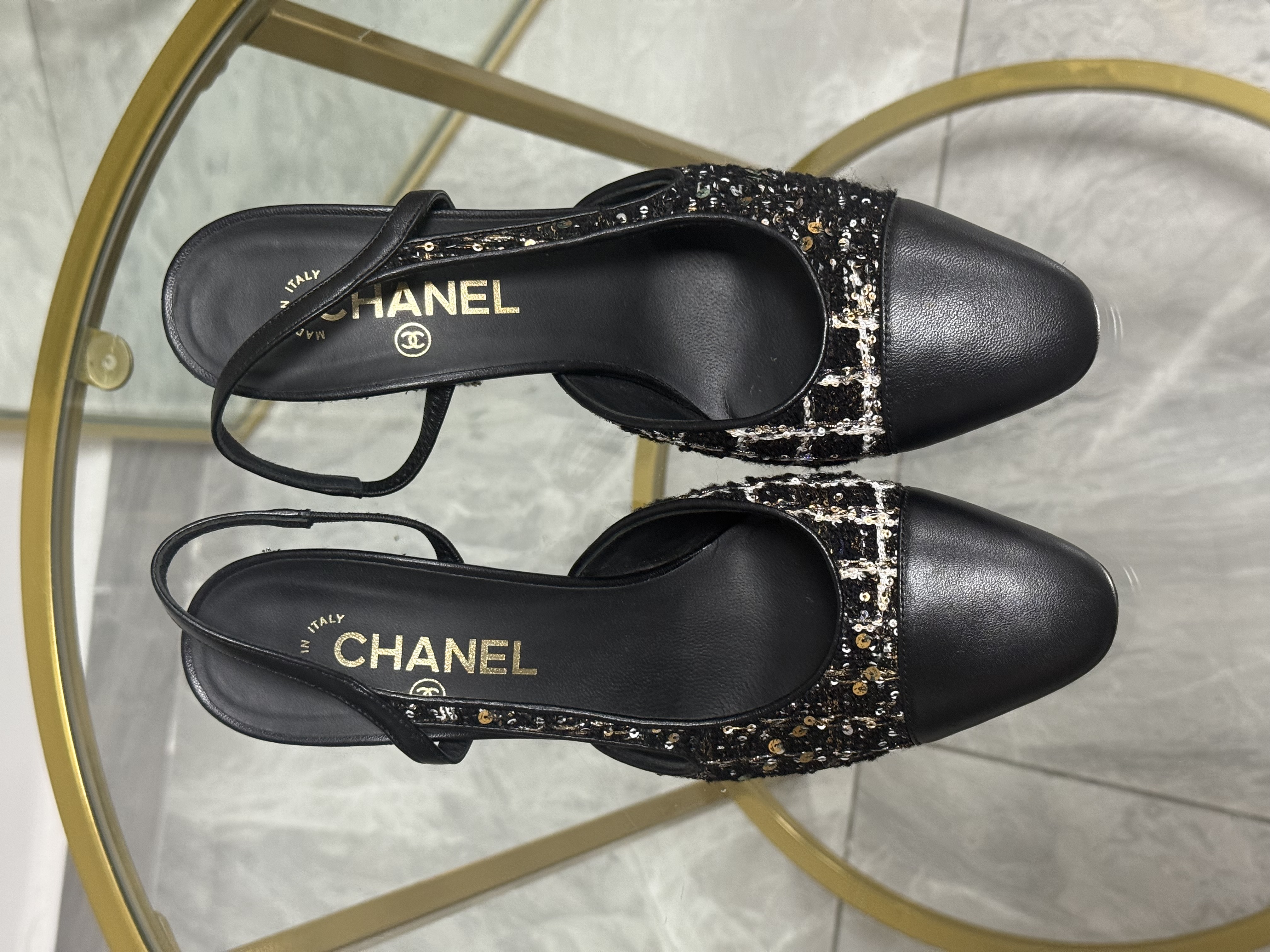 Chanel Classic Pumps Talla 38.5 (7.5)