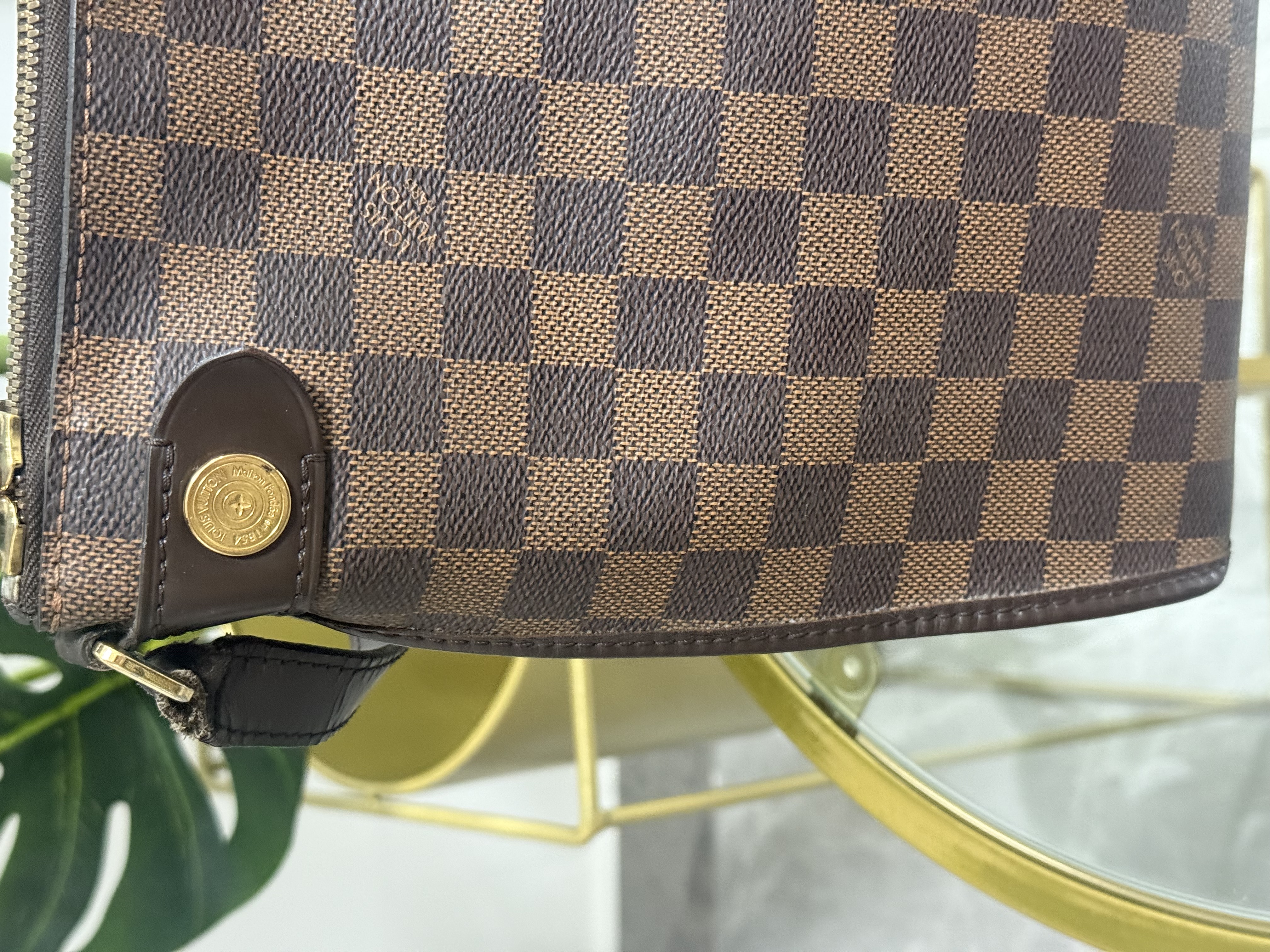 Louis Vuitton Crossbody Bag 