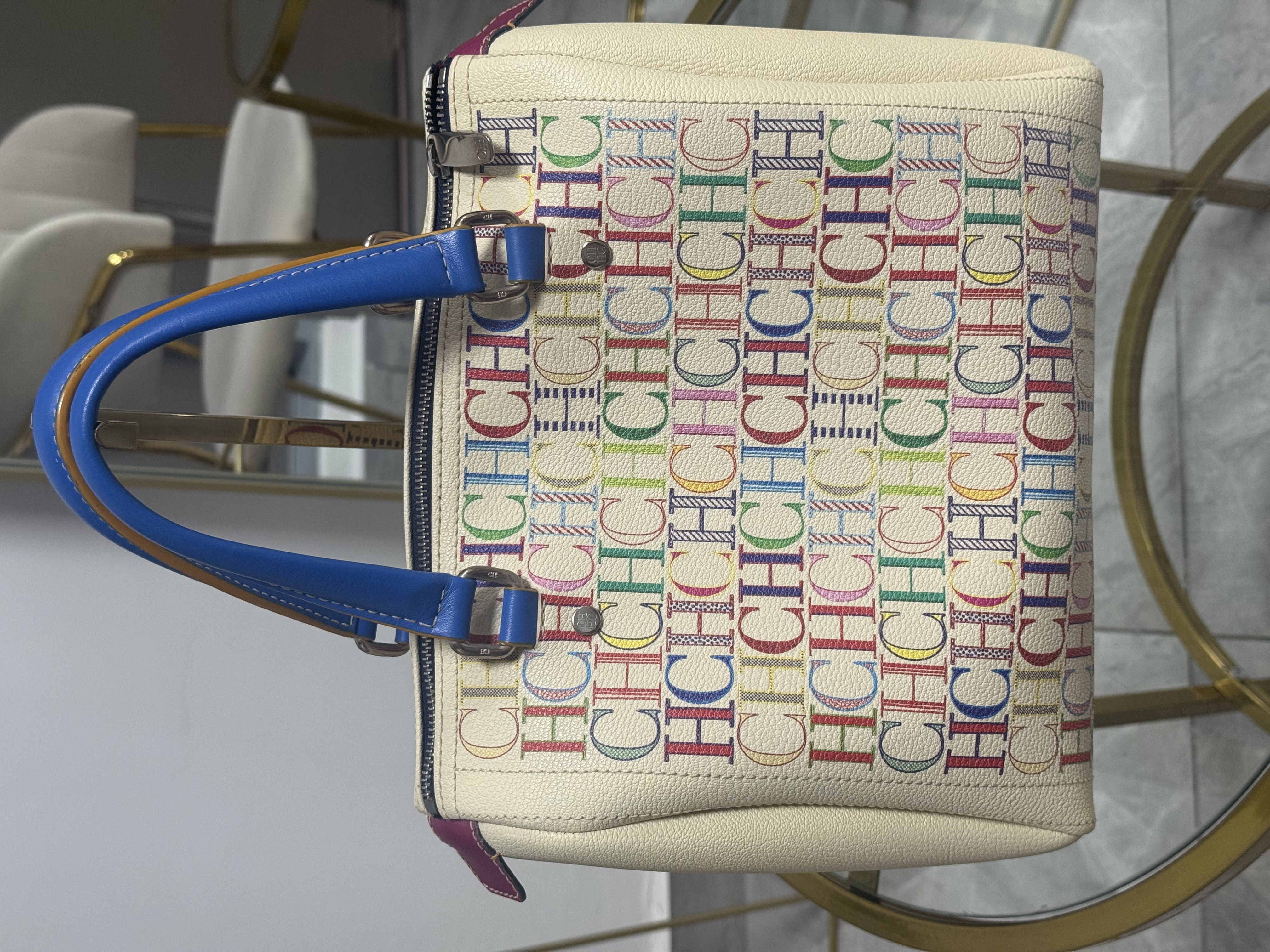 Carolina Herrera Asa corta 