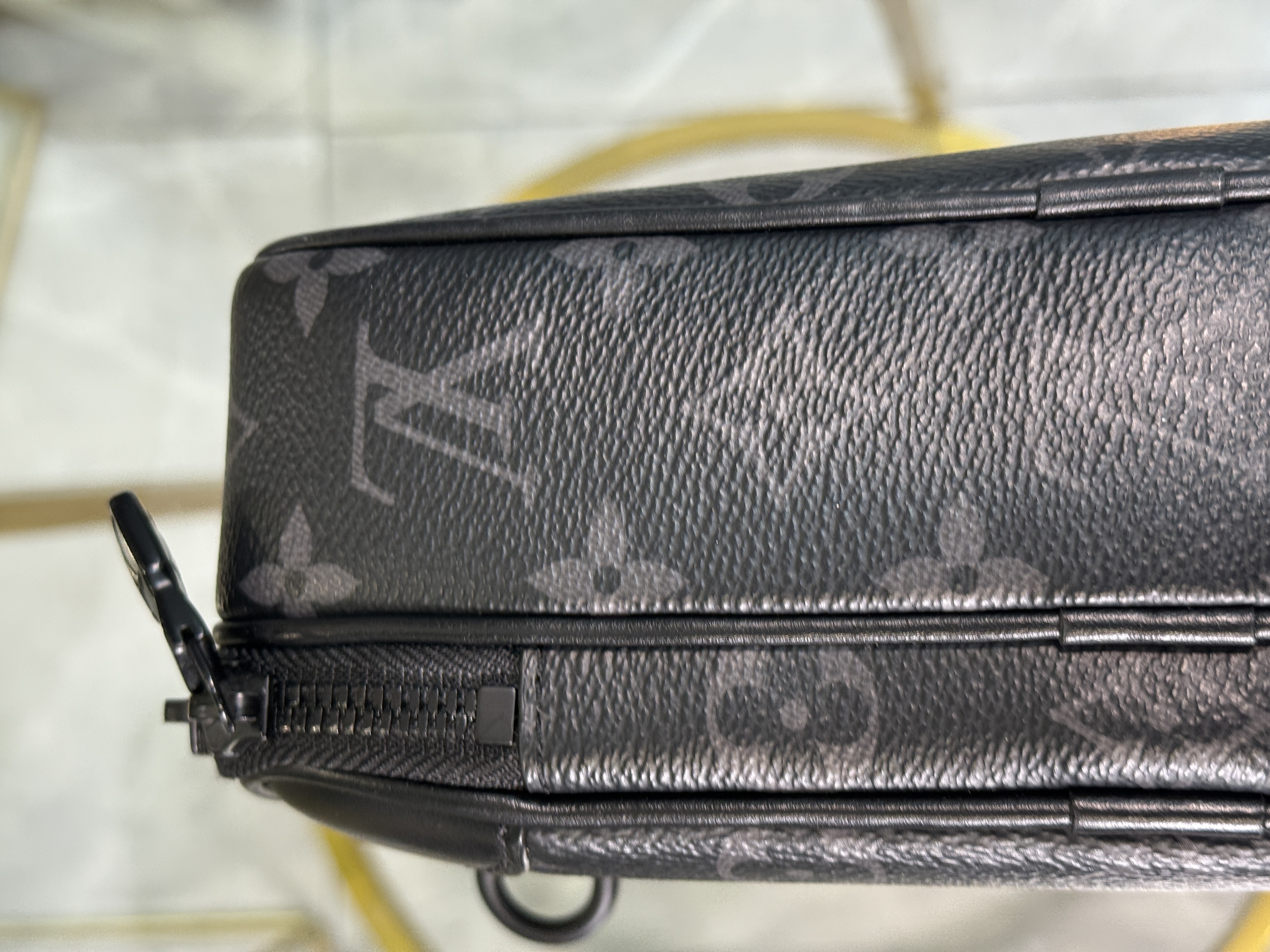 Louis Vuitton Crossbody 