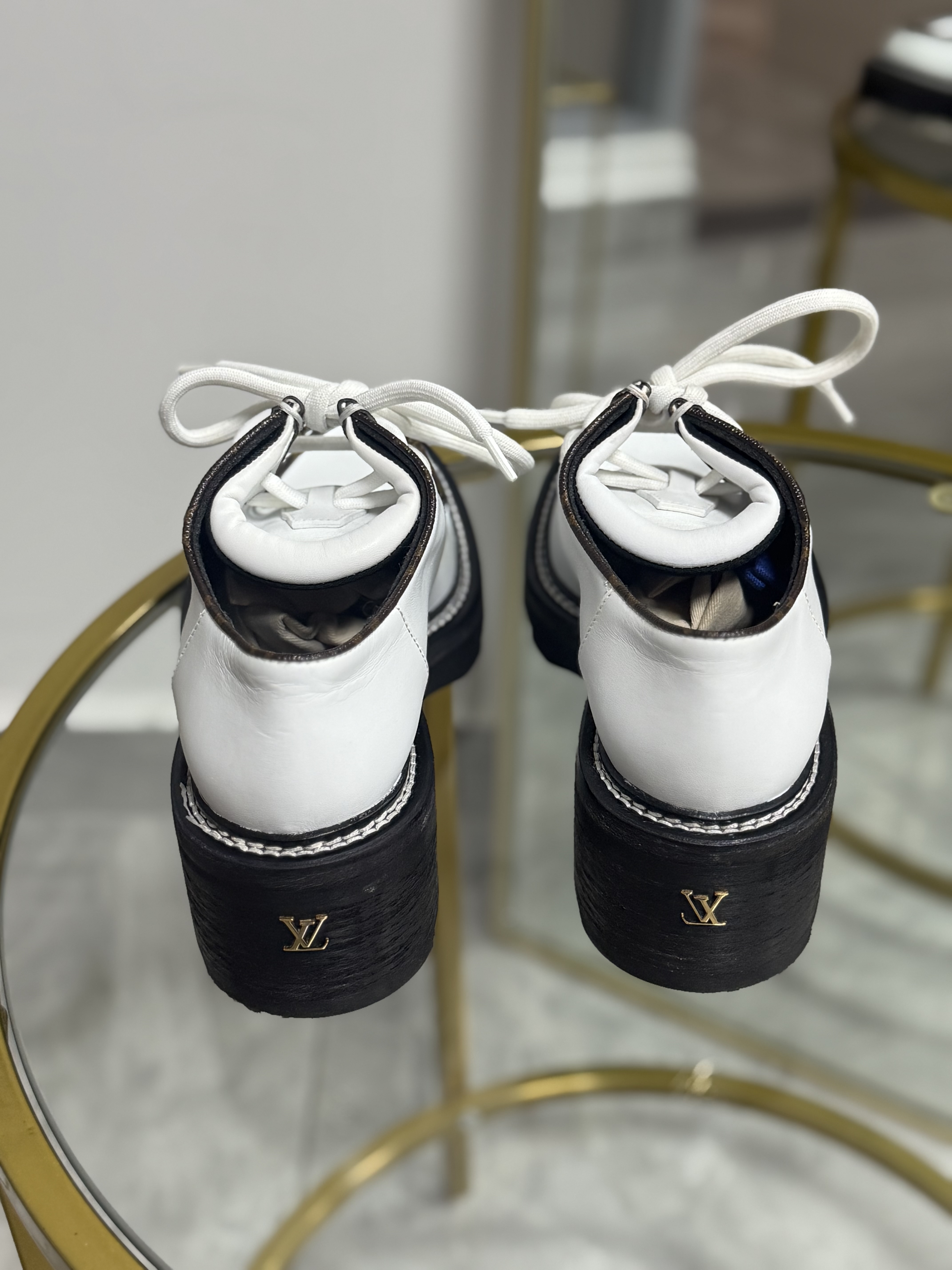 Louis Vuitton blancos Talla 39 