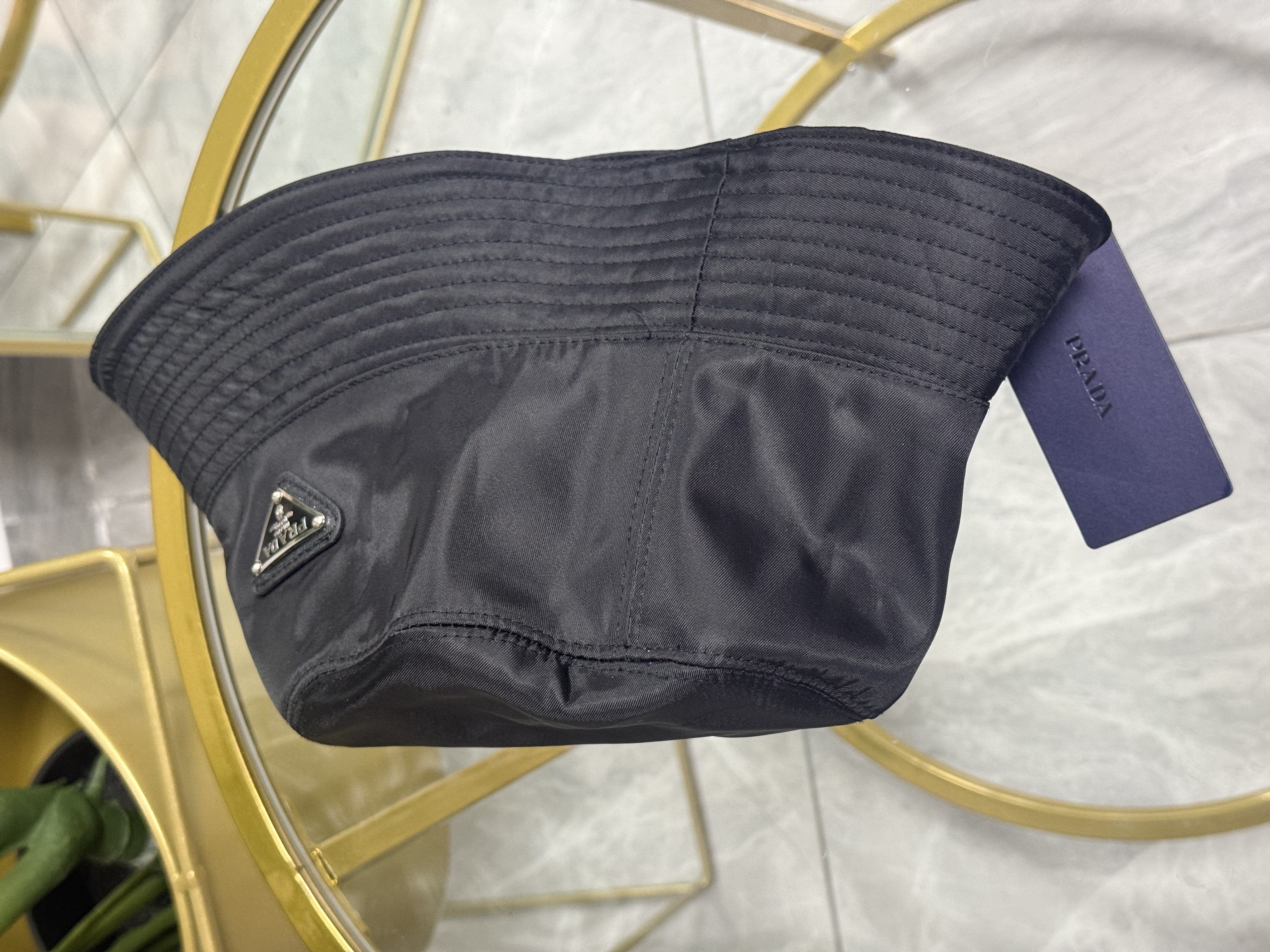 Prada Bucket Hat M Sin Uso