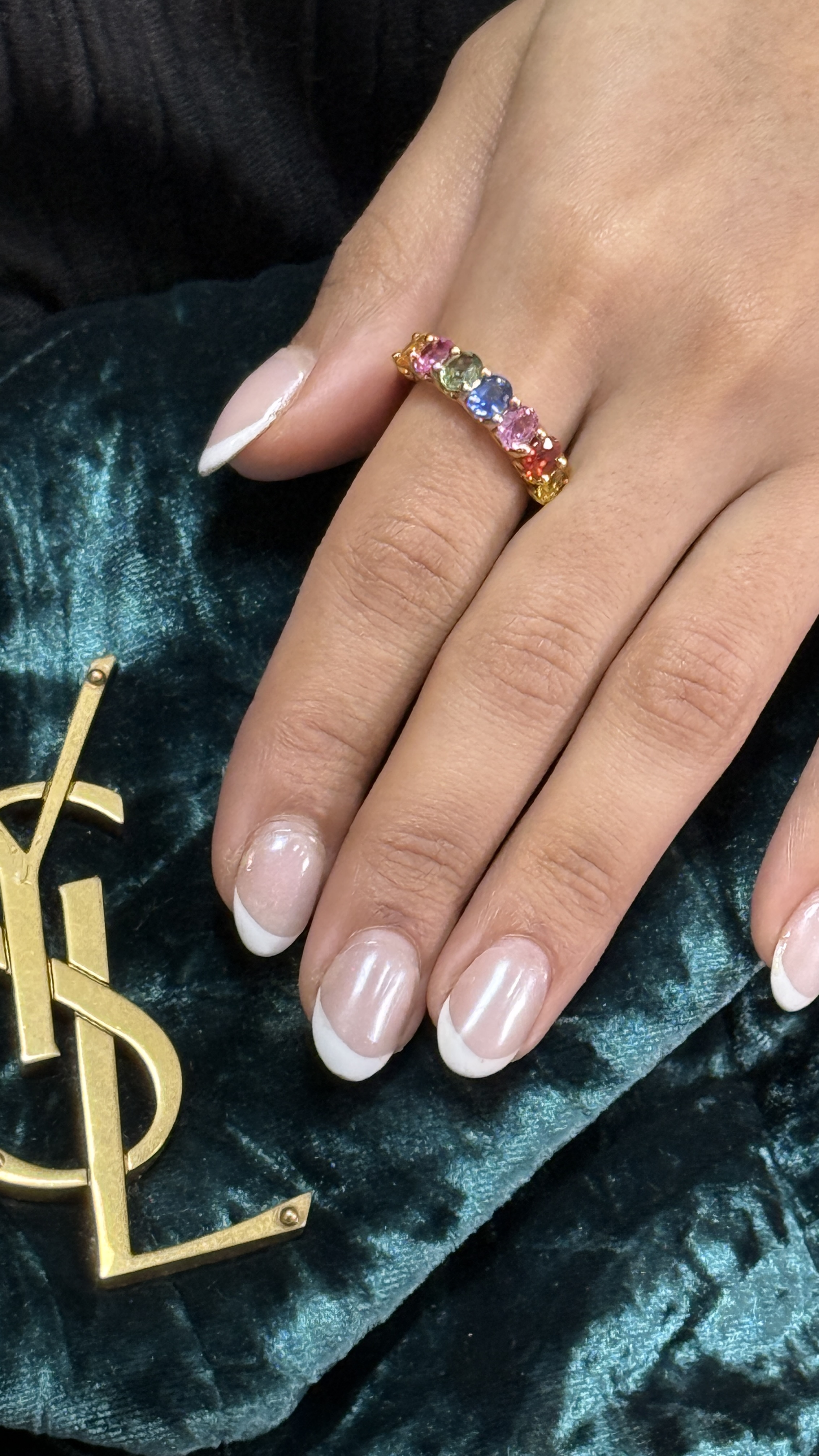 Anillo Talla 7 Oro 18kt y Zafiros Multicolor