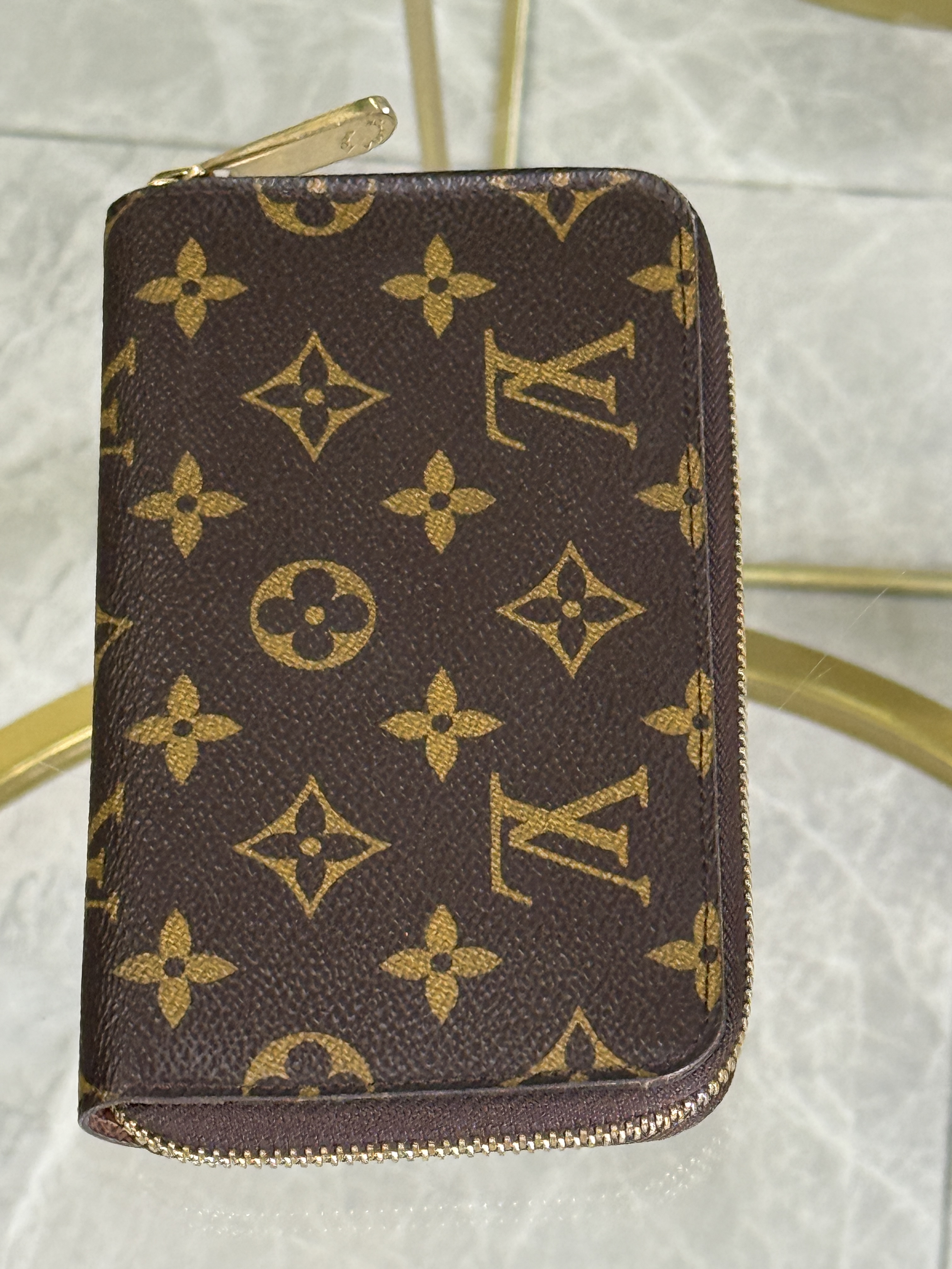 Louis Vuitton Zippy Wallet M