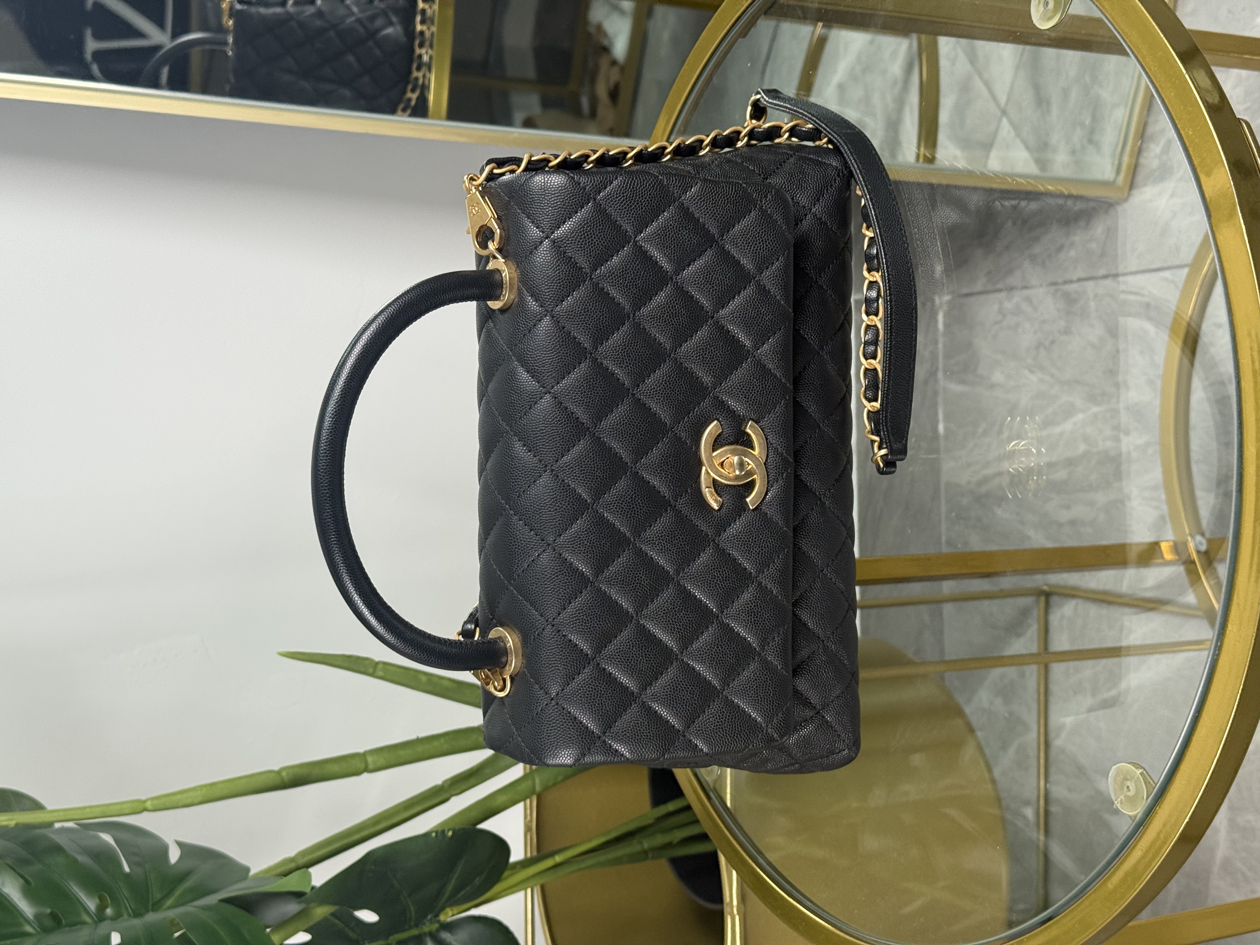 Chanel Coco Handle M