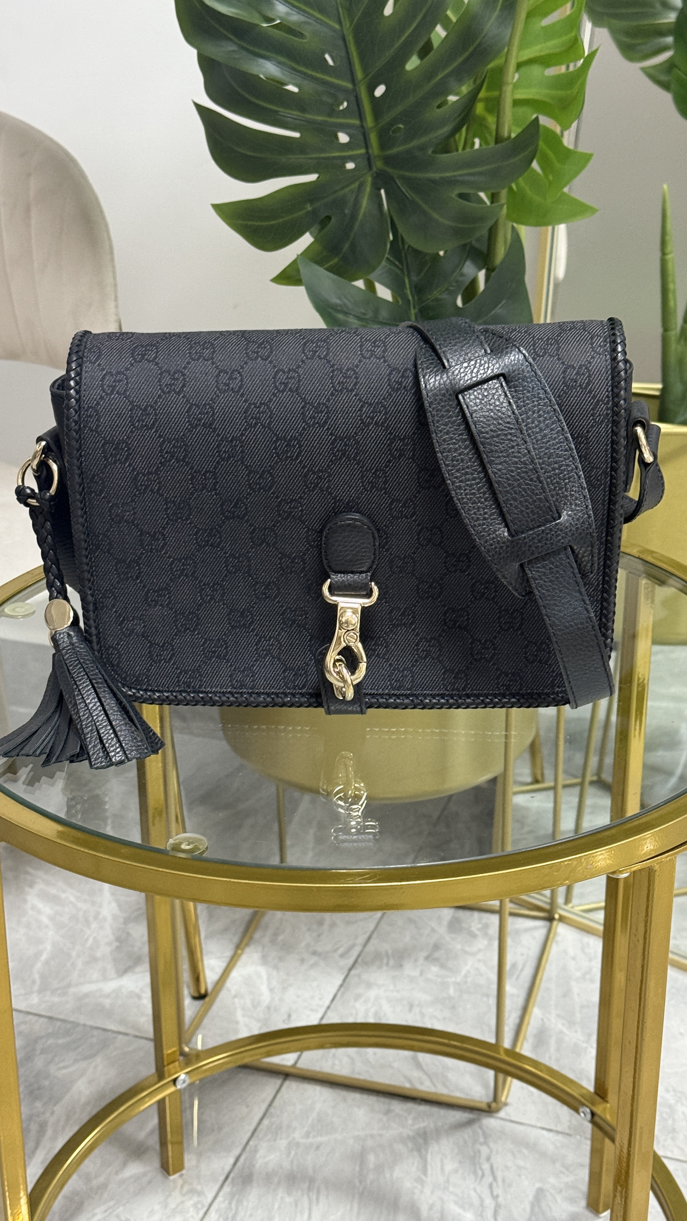 Gucci Messenger 