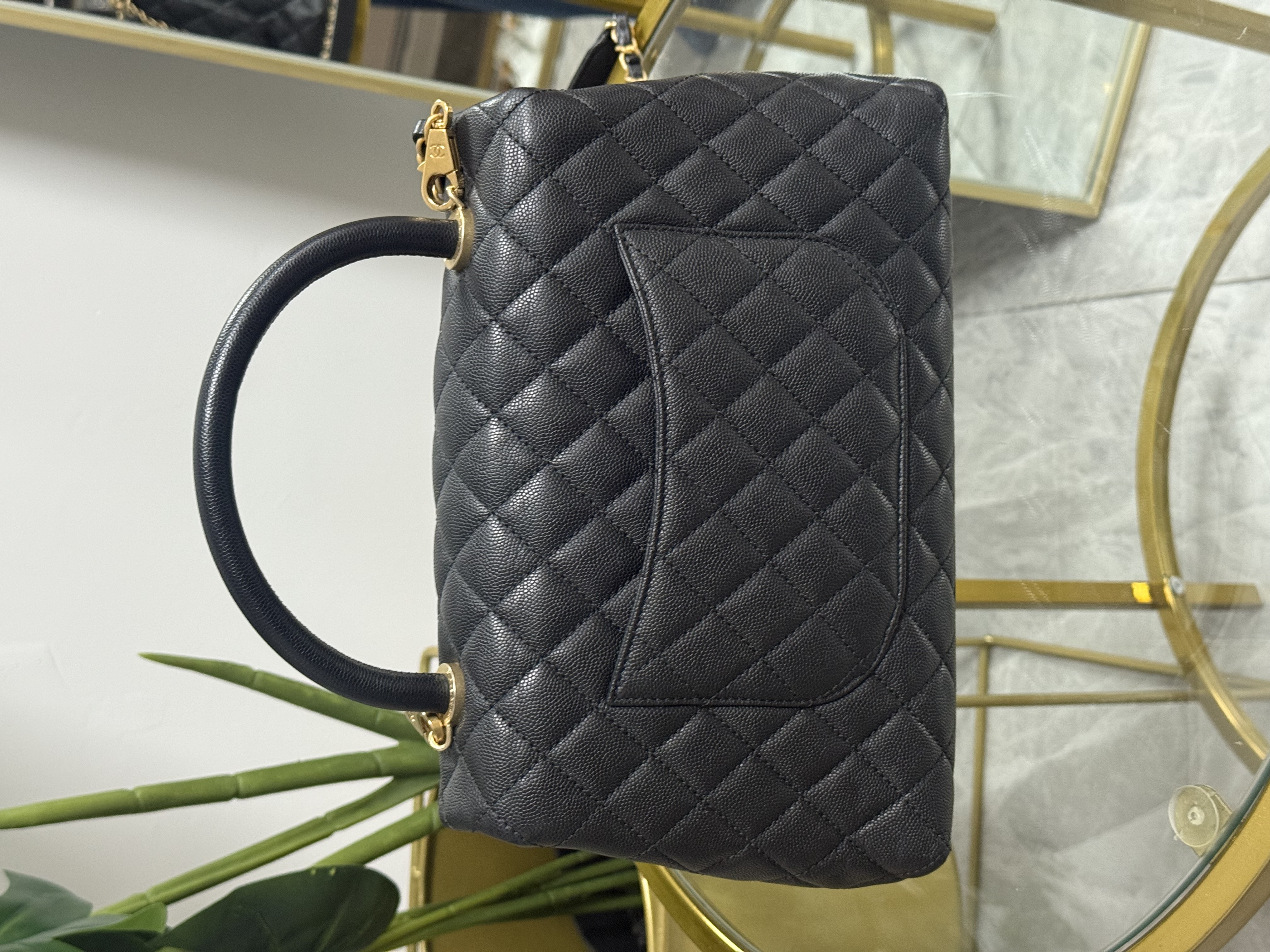 Chanel Coco Handle M