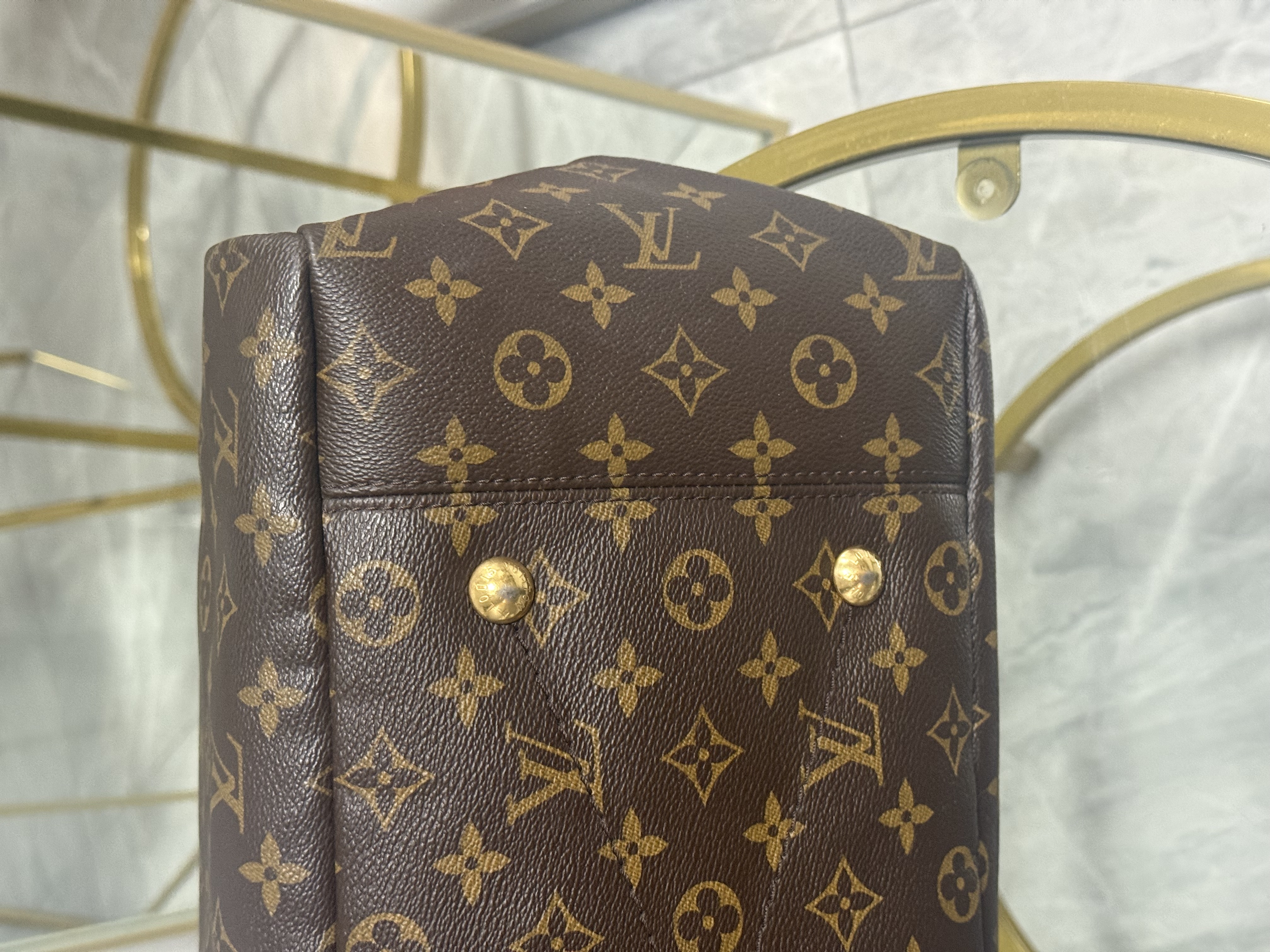 Louis Vuitton Artsy M