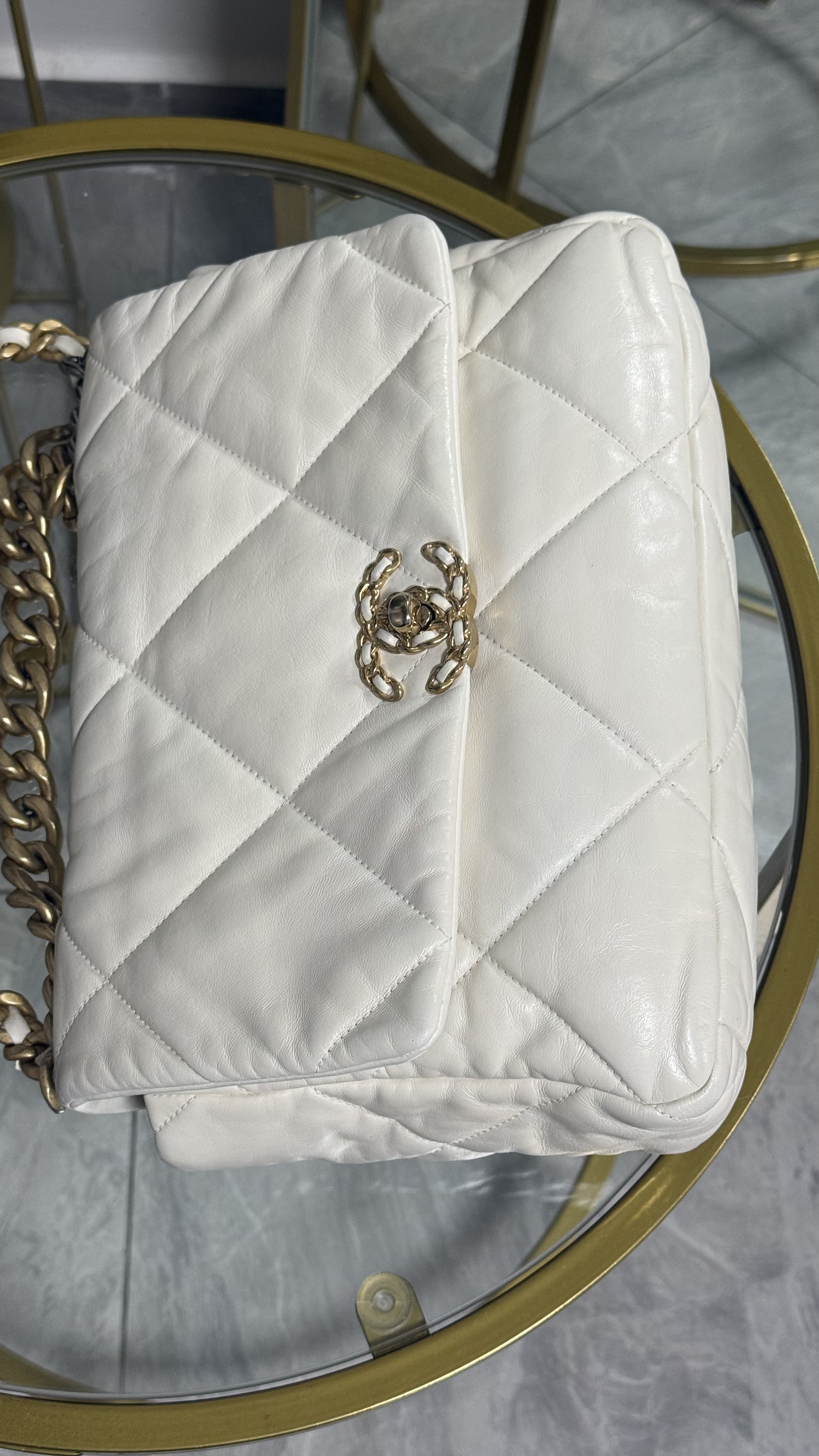 Chanel 19 Off White M