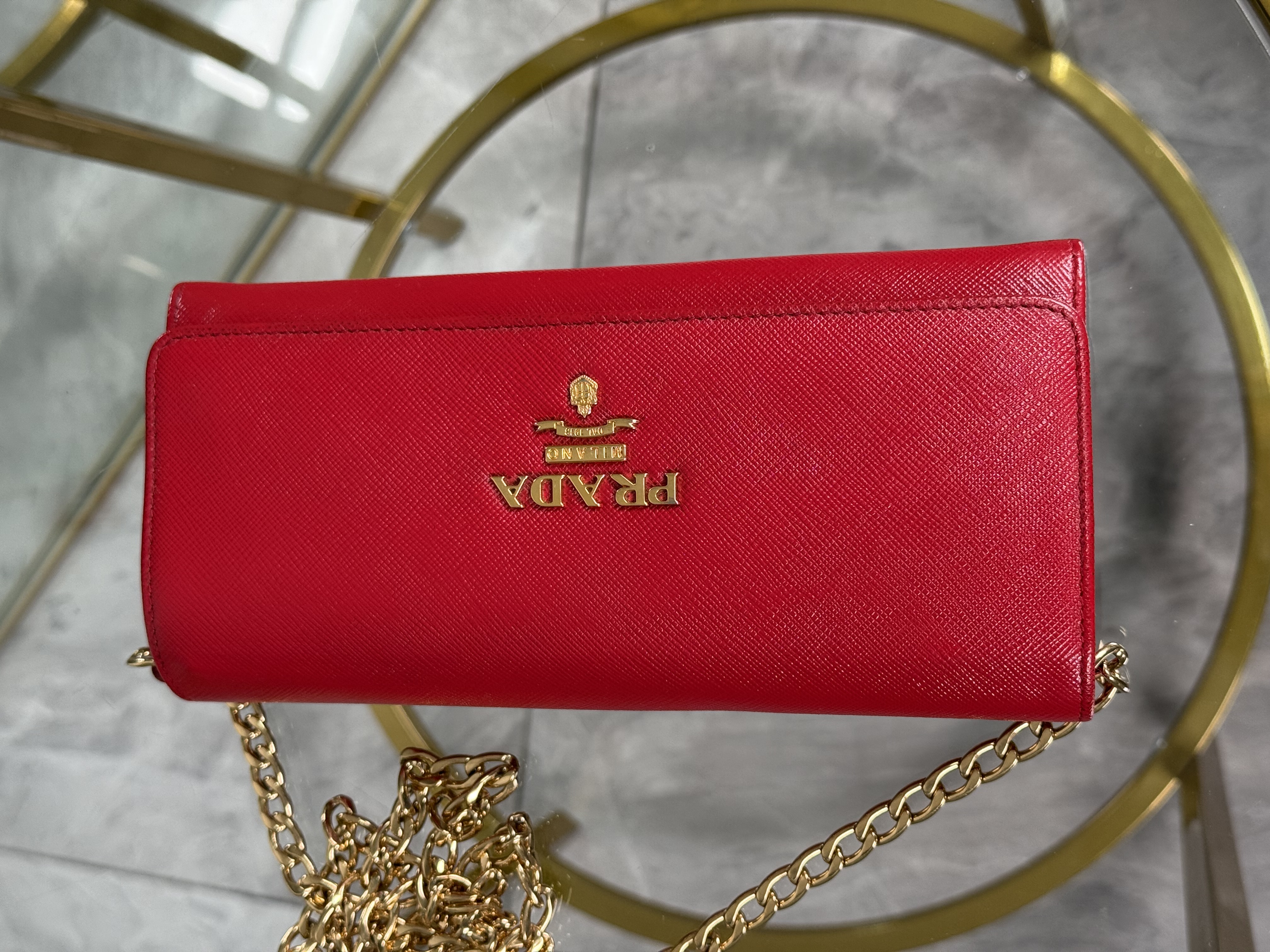 Prada Wallet On Chain