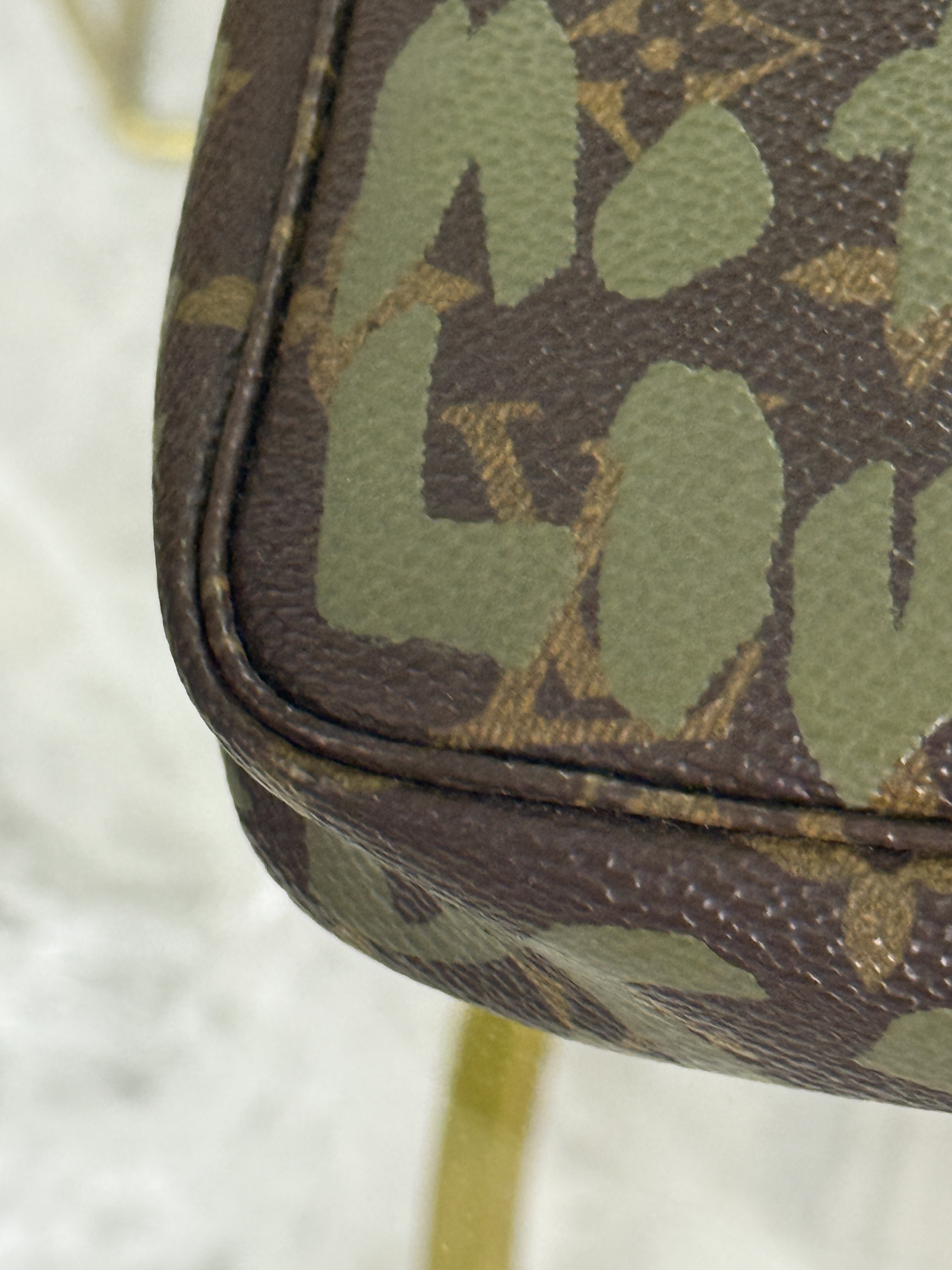 Louis Vuitton Graffiti Pochette