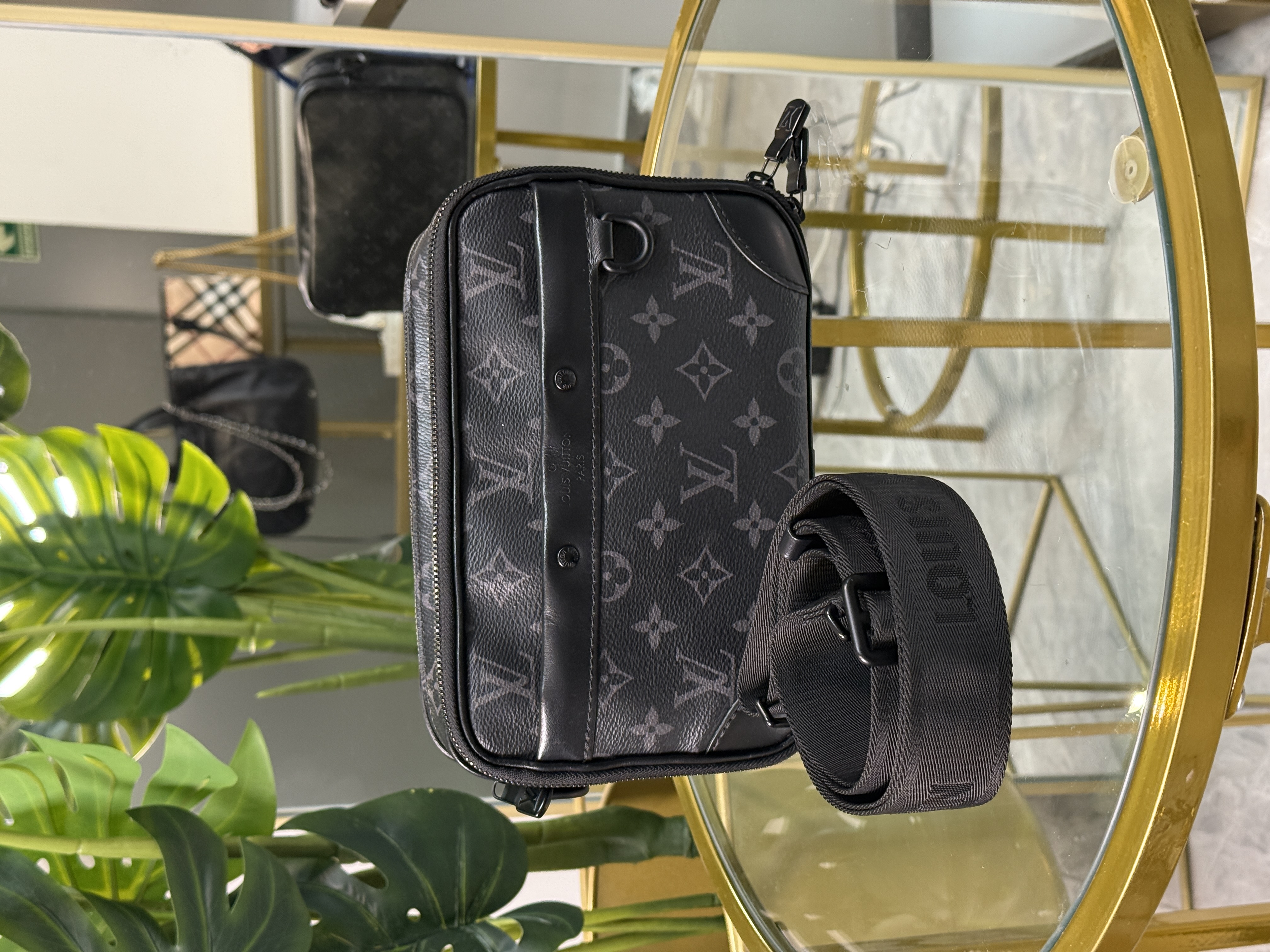Louis Vuitton Crossbody 
