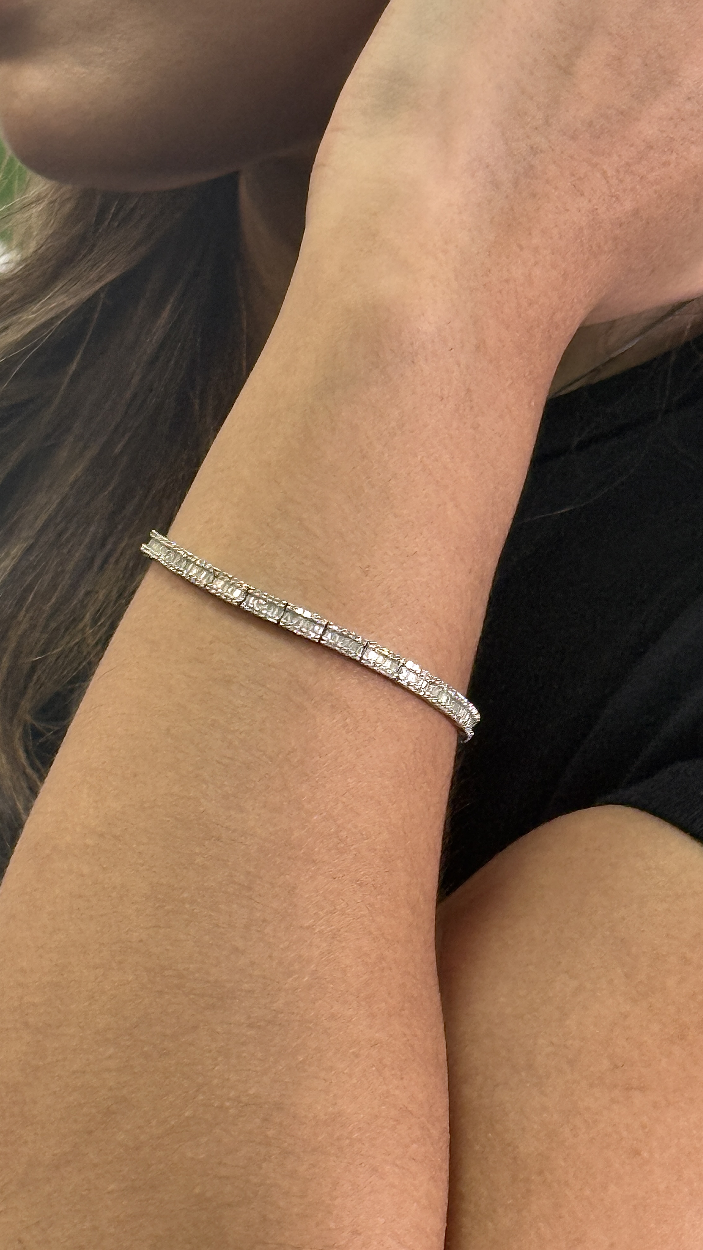 Pulsera Oro Blanco 14kt 7.68g Diamantes Redondos 3ct y Diamantes Baguette 2.5ct