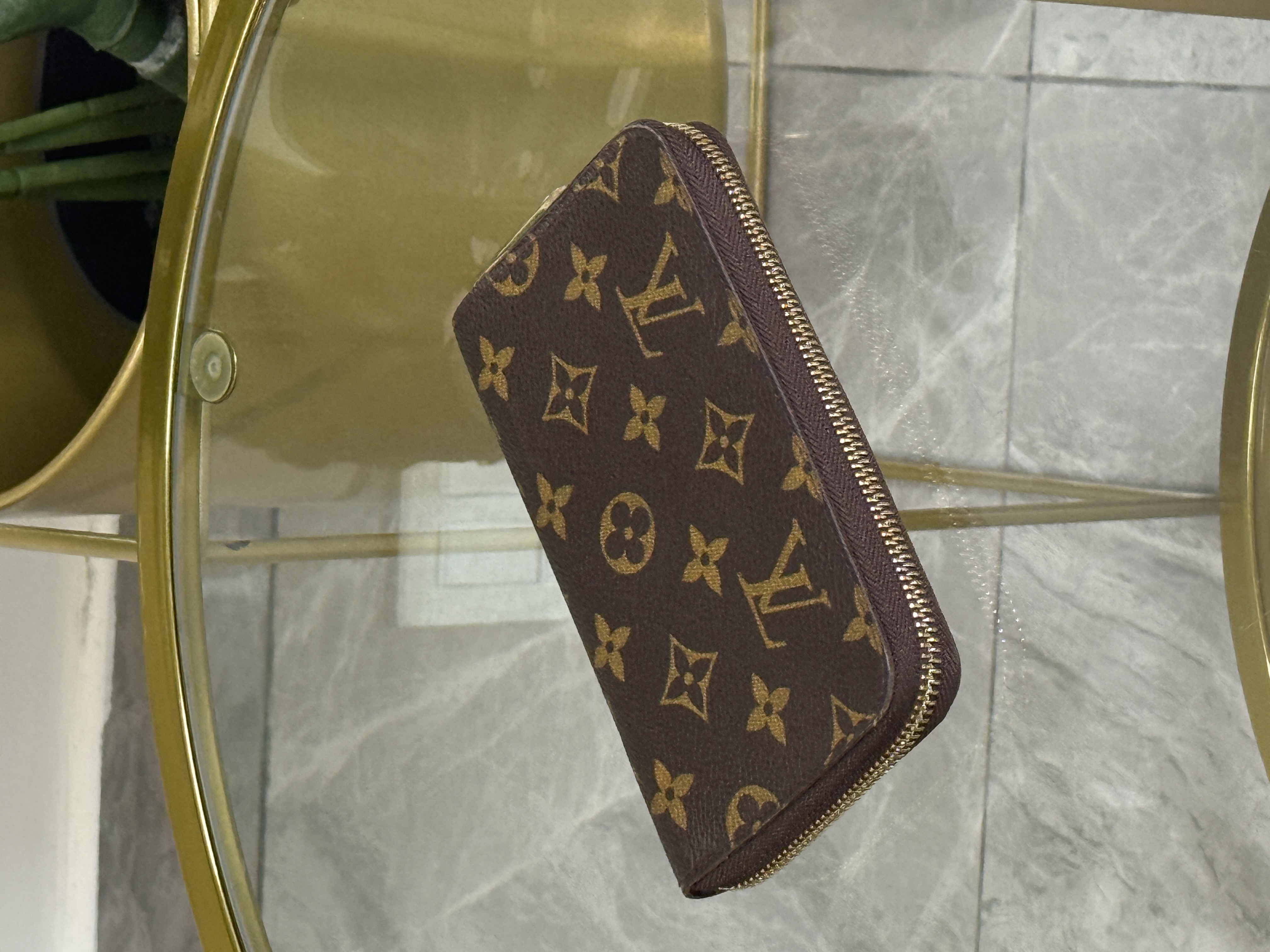 Louis Vuitton Zippy Wallet M