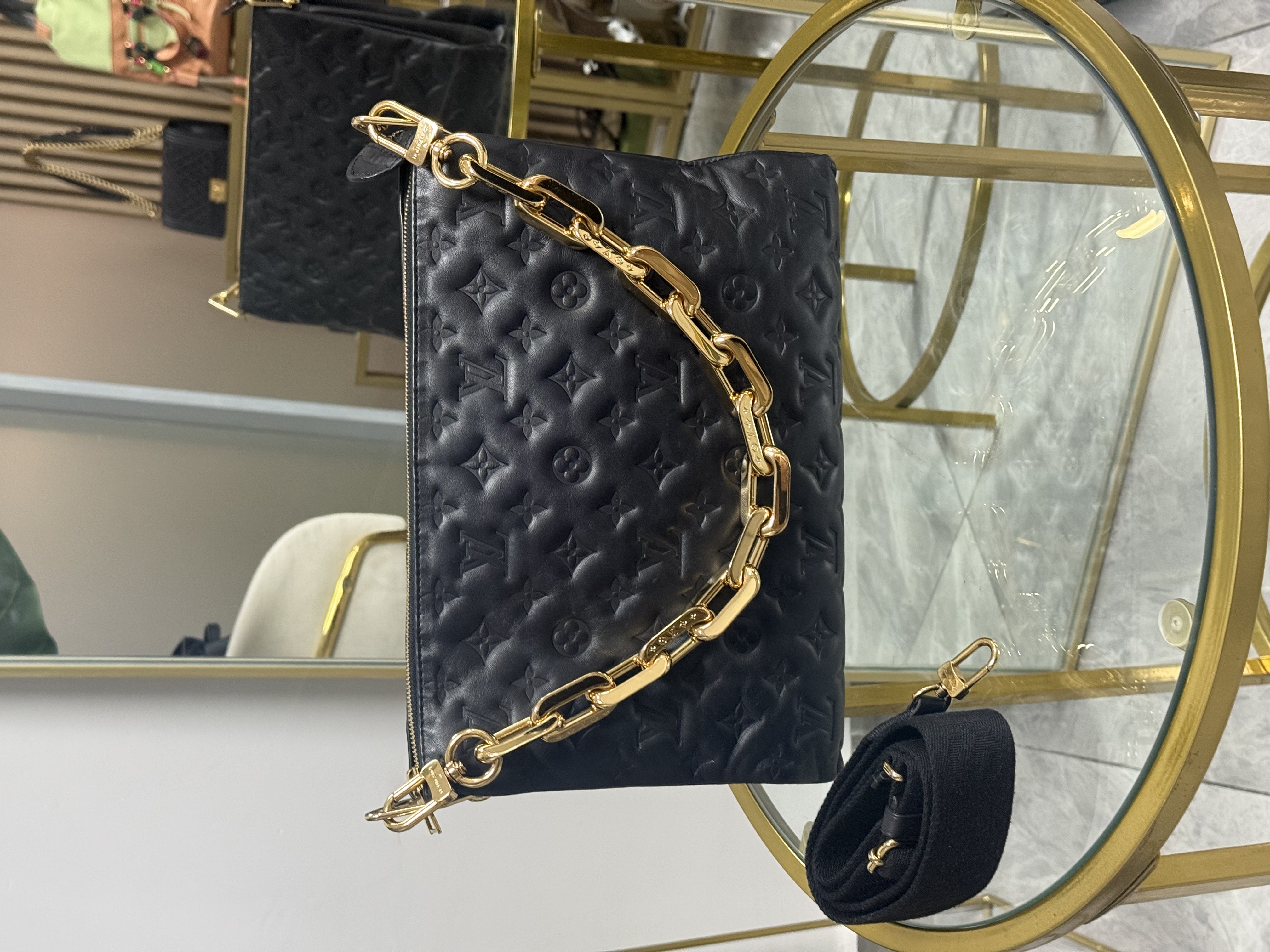 Louis Vuitton COUSSIN MM Negro  