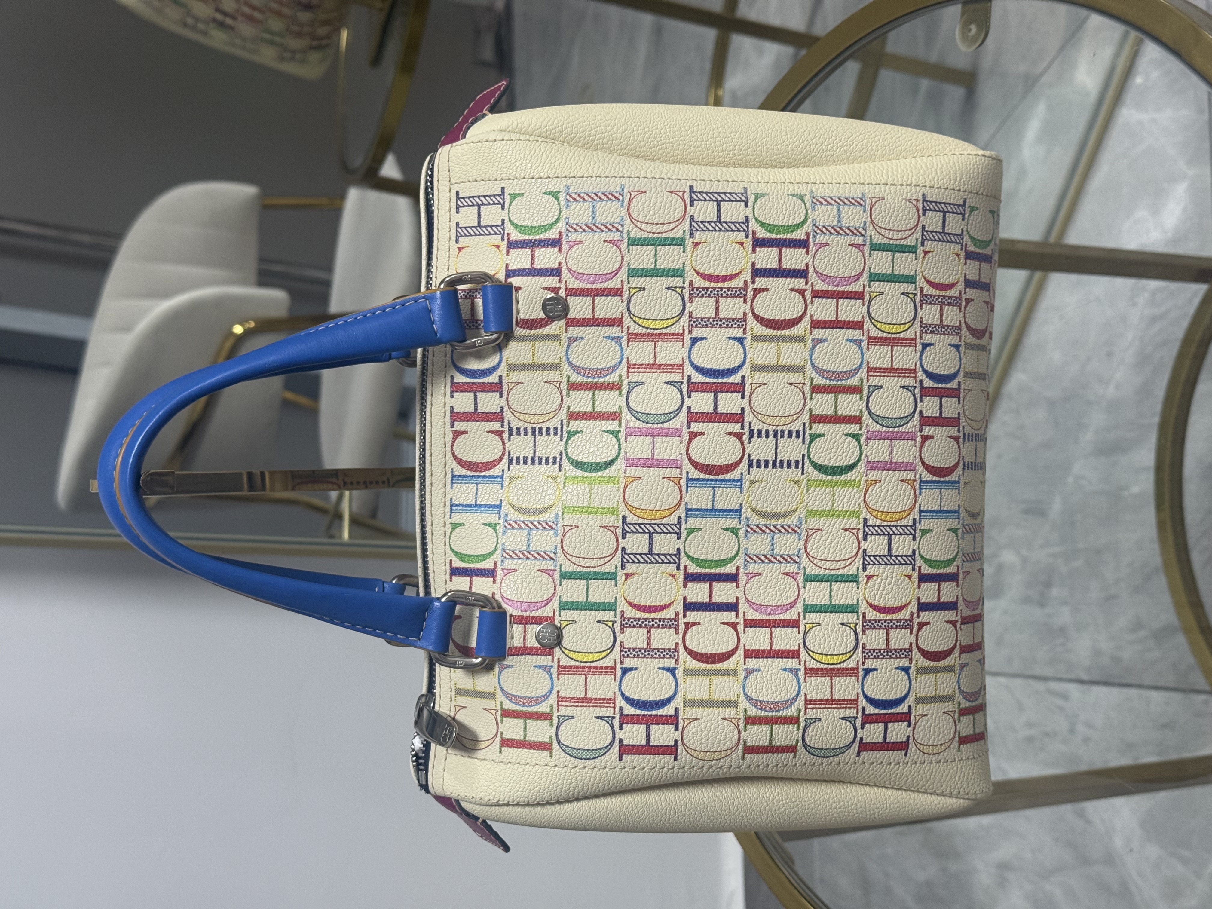 Carolina Herrera Asa corta 