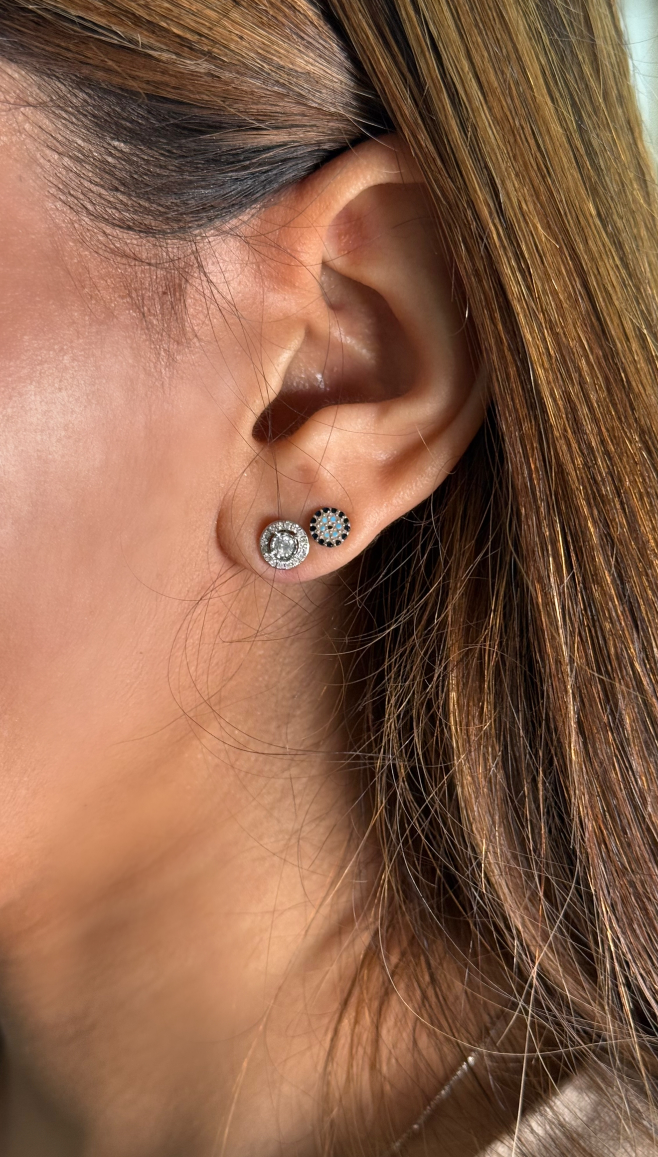 Aretes Oro Blanco 14kt y .40 Diamantes 