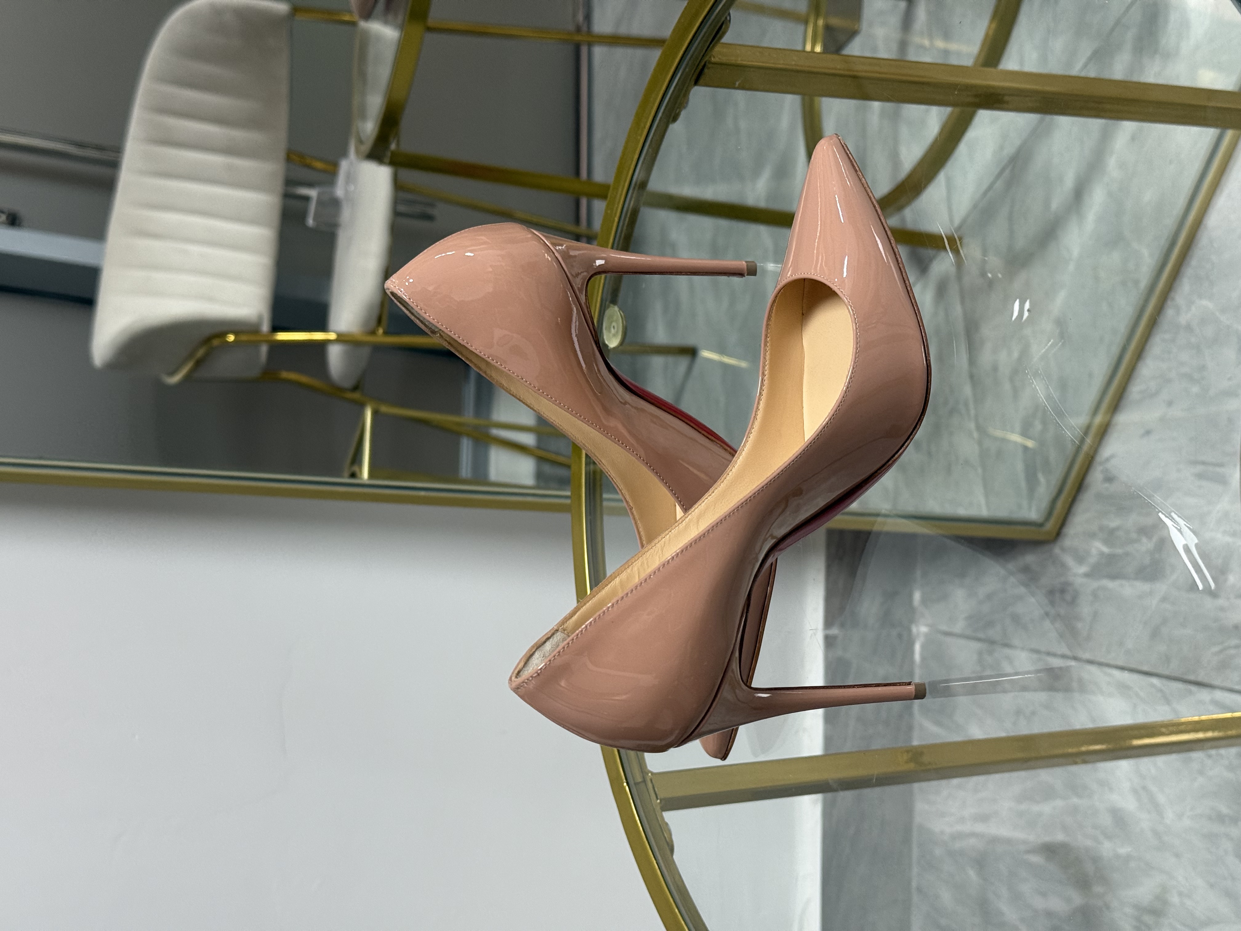 Louboutin Nude Pumps Talla 36