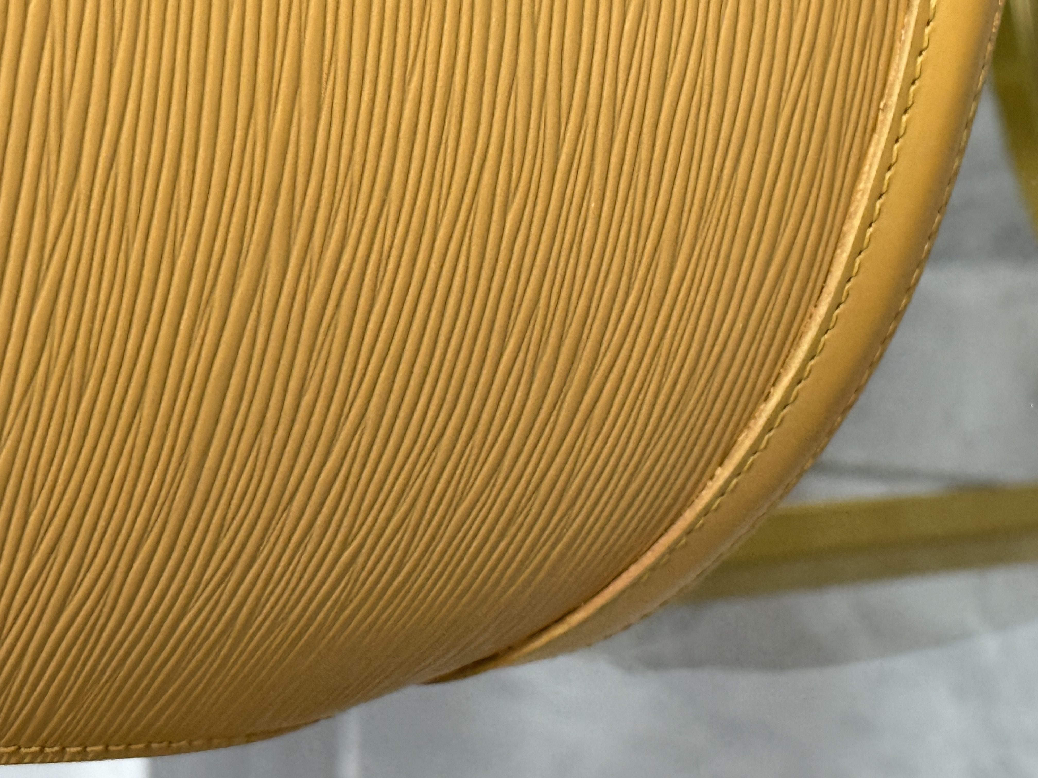 Louis Vuitton Crossbody/Shoulder 