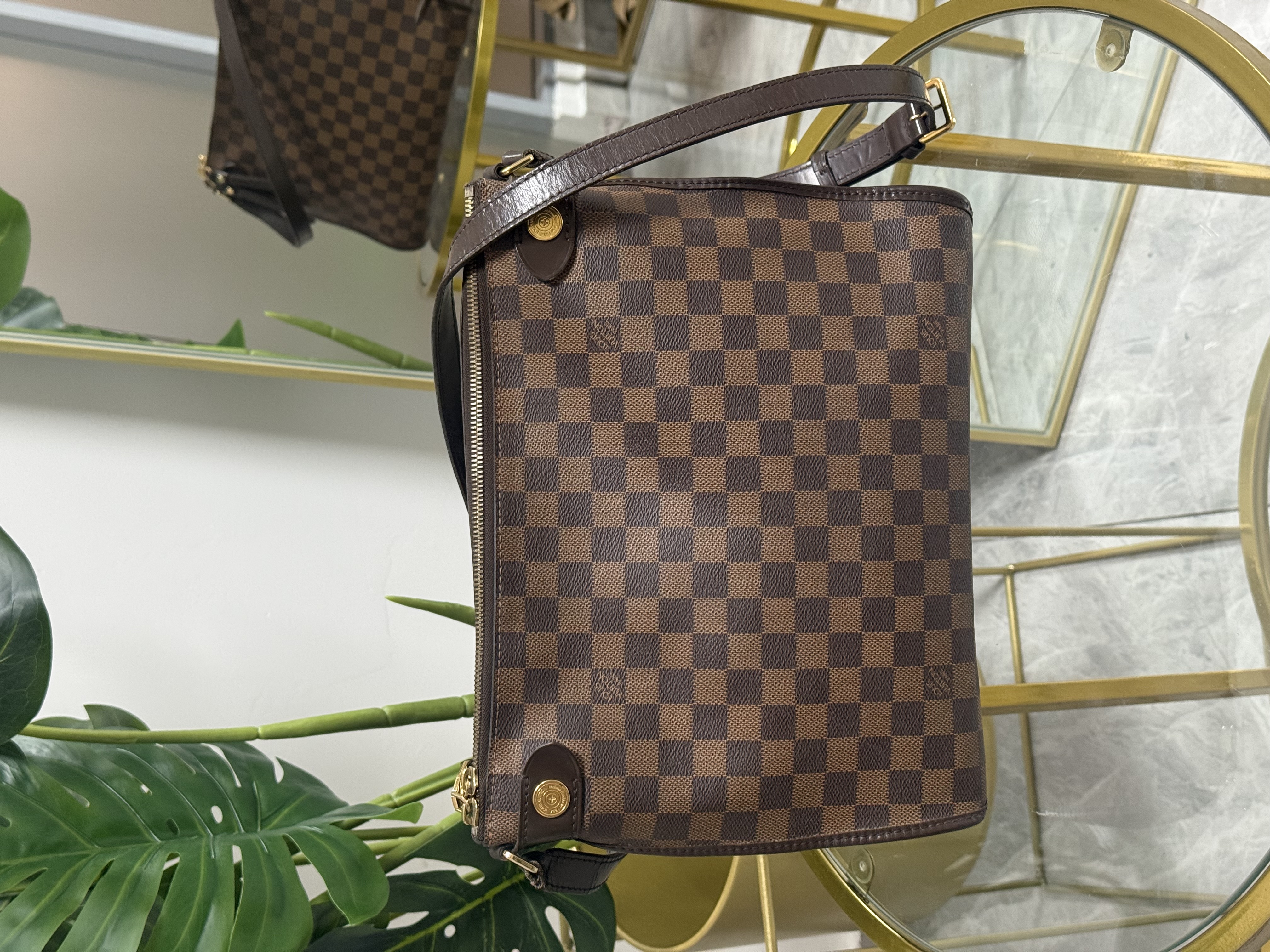 Louis Vuitton Crossbody 