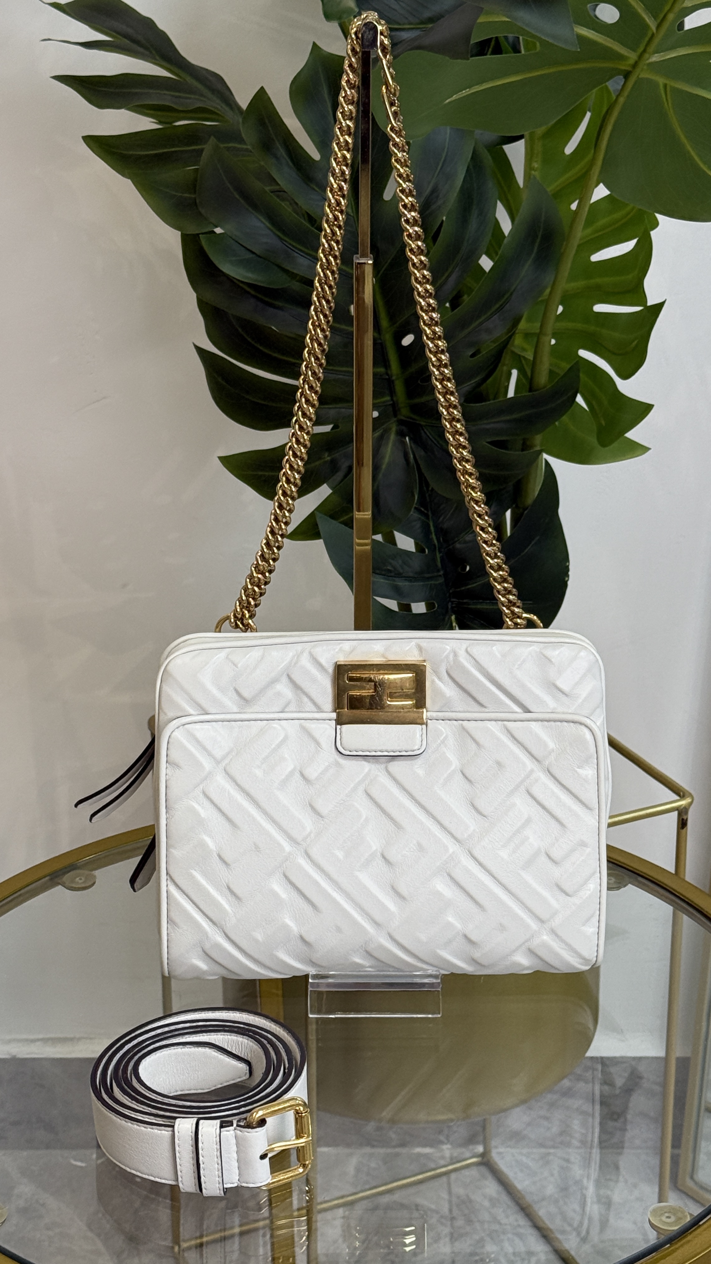 Fendi Upside Down West en blanco Crossbody/Shoulder/Belt Bag/Clutc