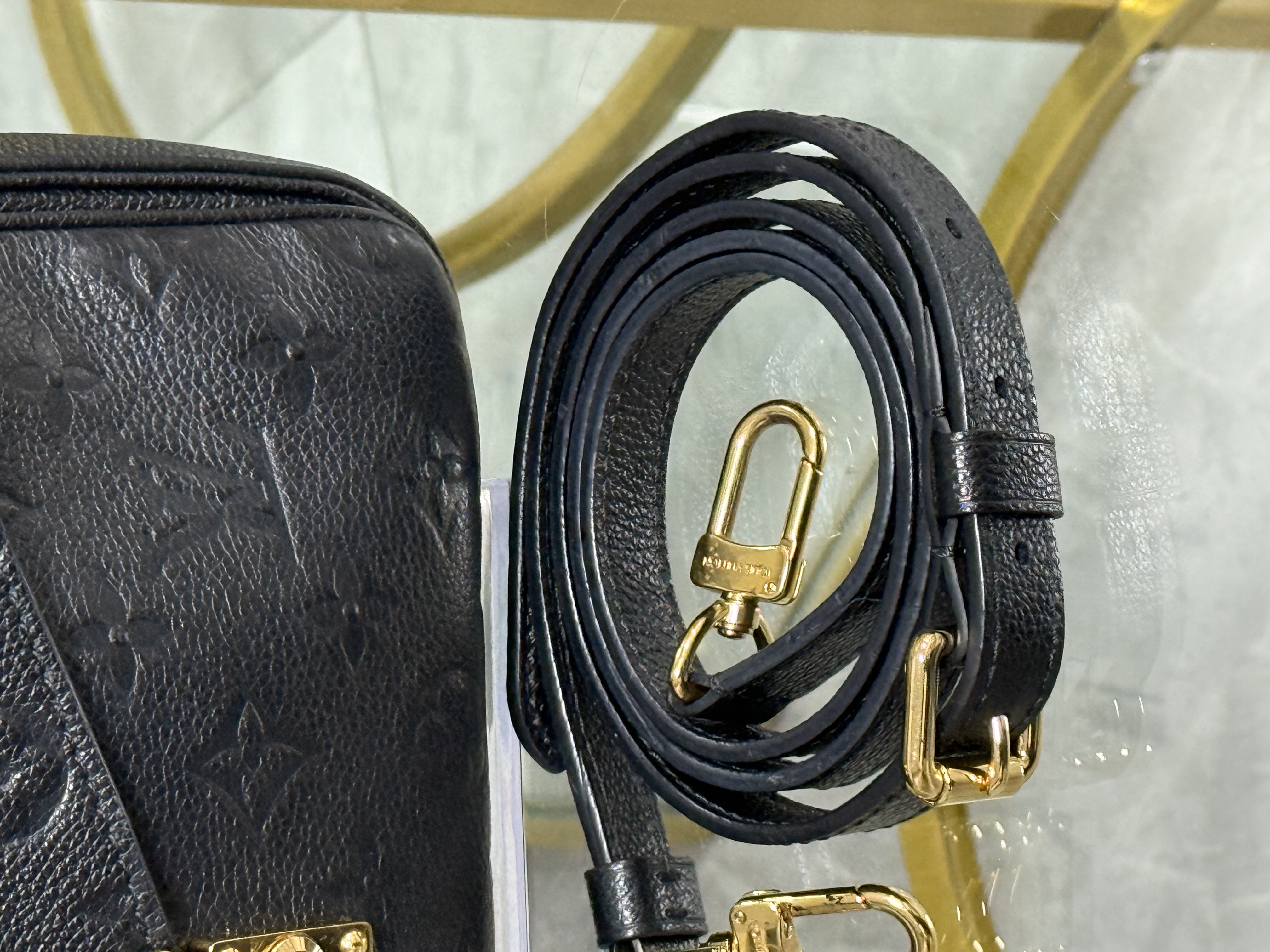 Louis Vuitton POCHETTE Metis