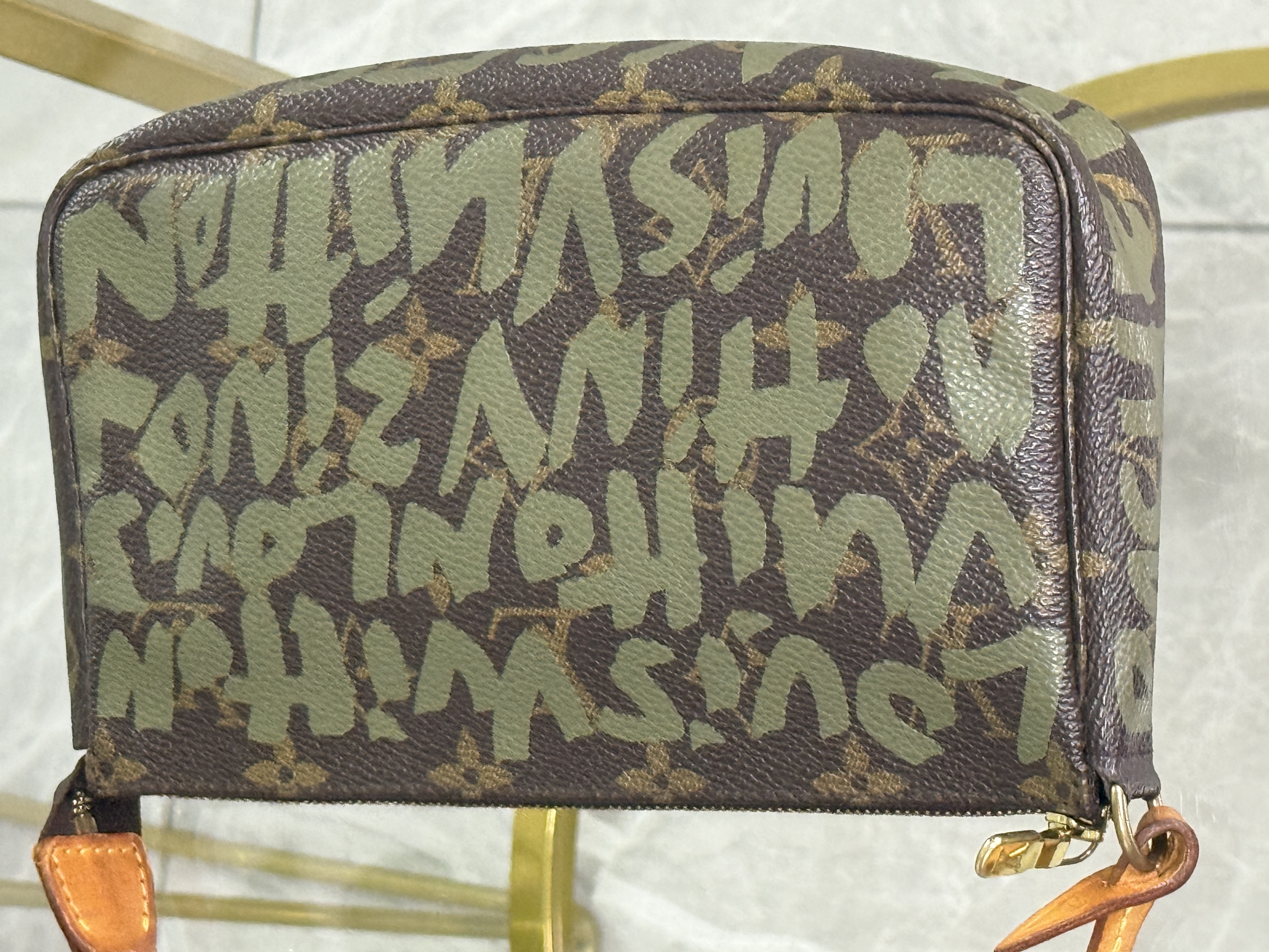 Louis Vuitton Graffiti Pochette