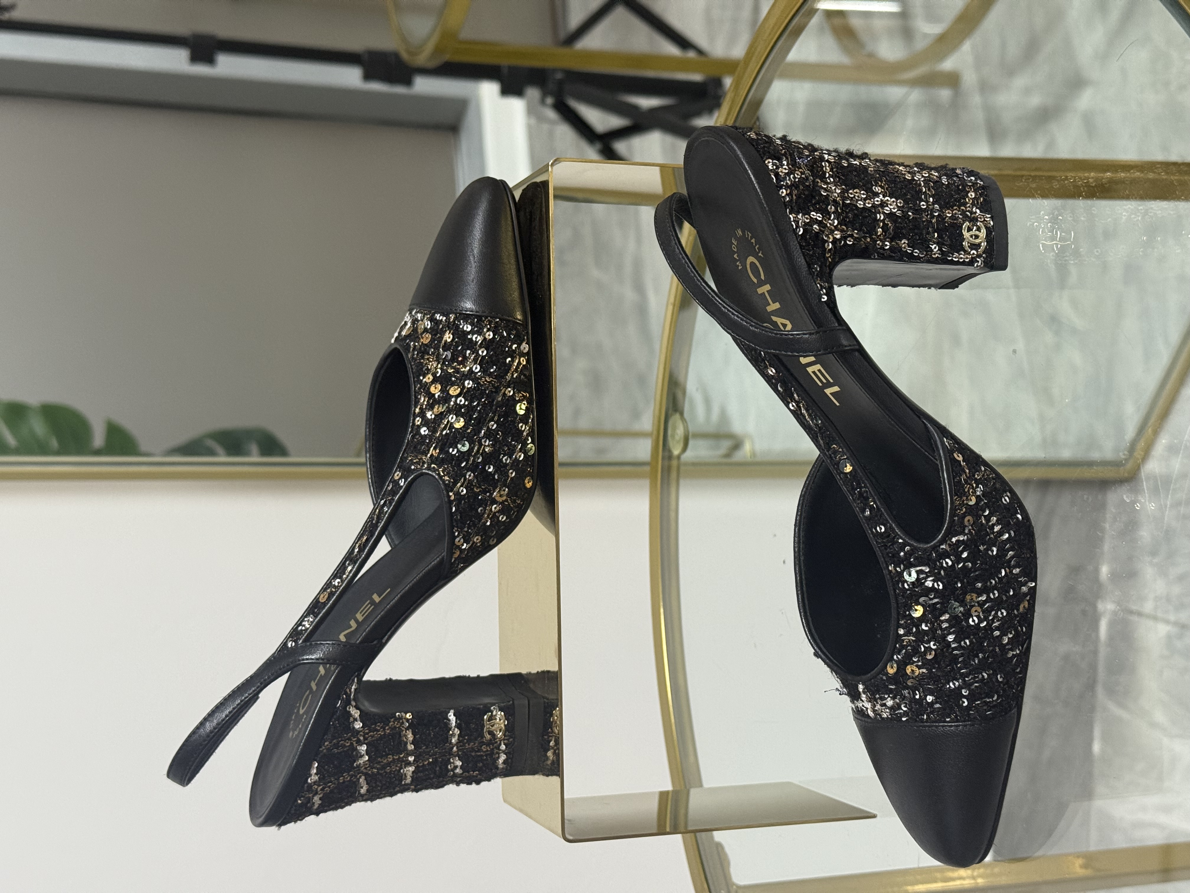 Chanel Classic Pumps Talla 38.5 (7.5)