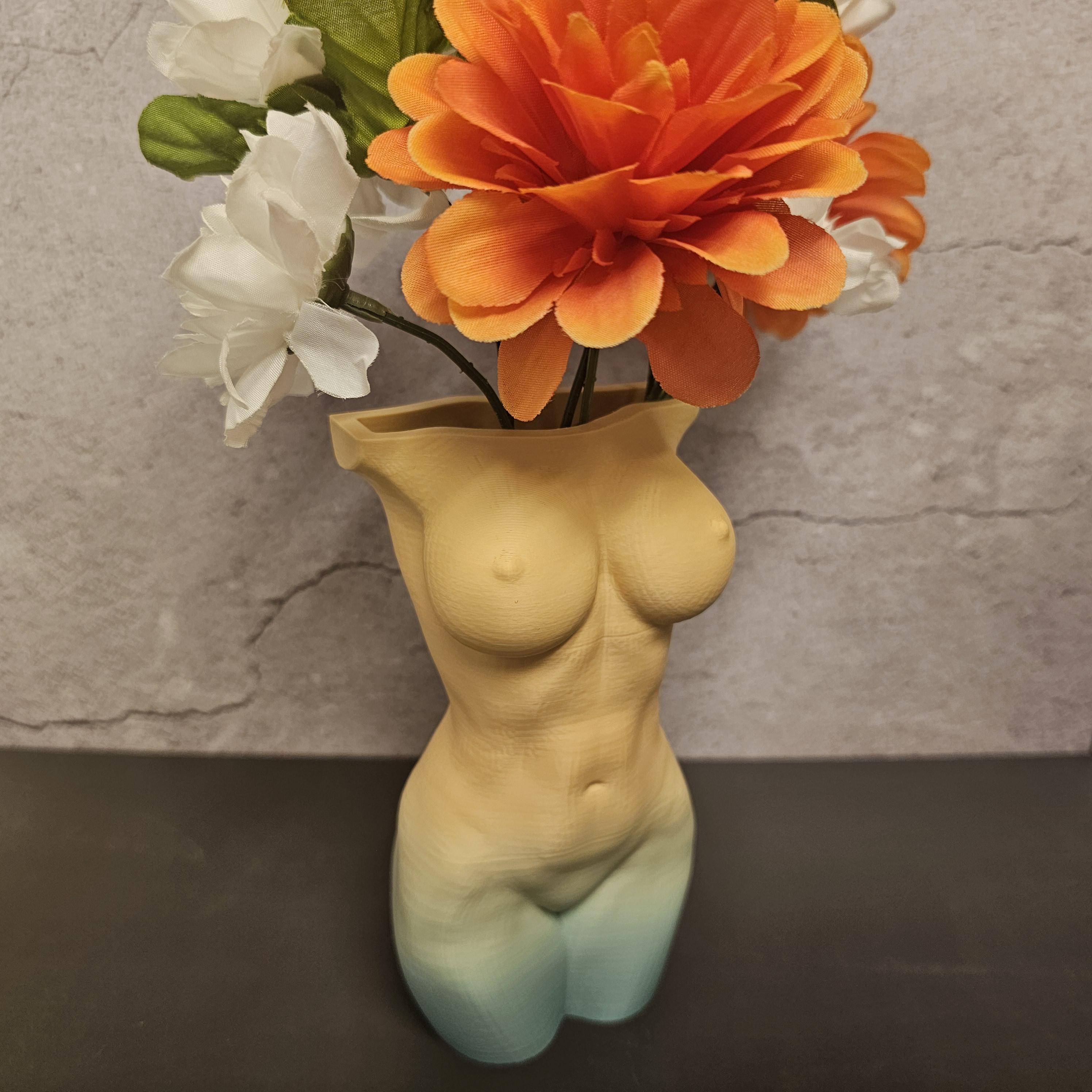 Elegant Pastel Female Torso Vase: Modern 3D Printed Sculpture for Stylish Home Decor