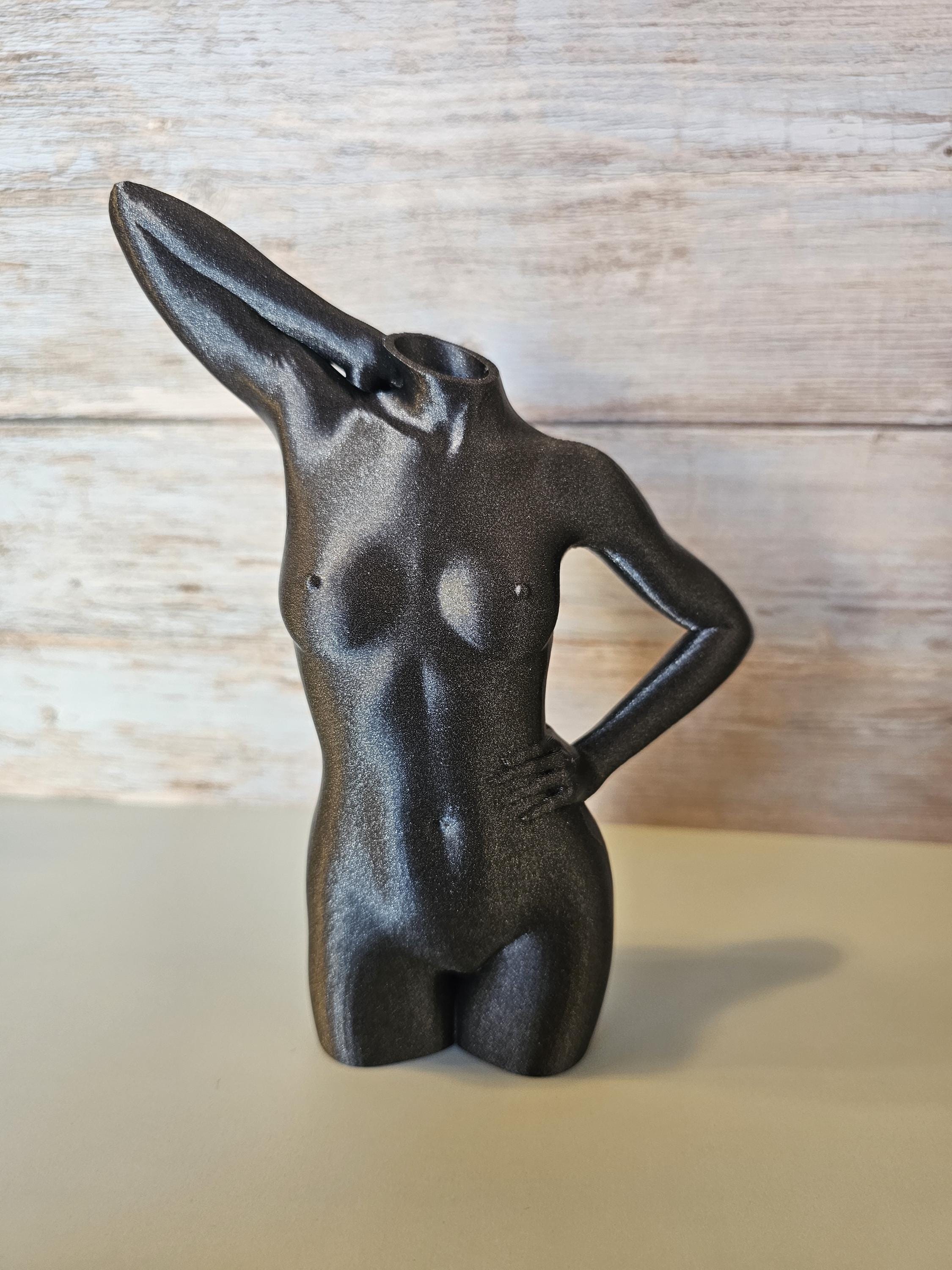 Elegant 3D Printed Female Torso Vase: Modern Silver-Grey Sculpture for Minimalist Home Decor