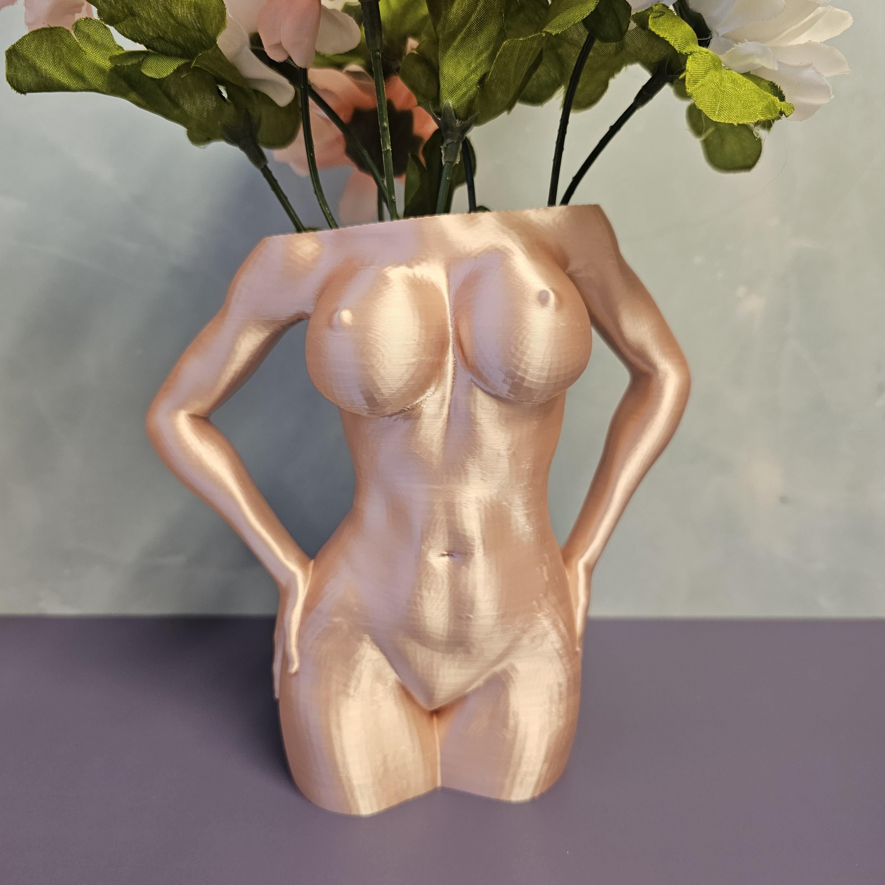 Silk Rose Gold Female Torso Vase: 3D Printed Modern Decor