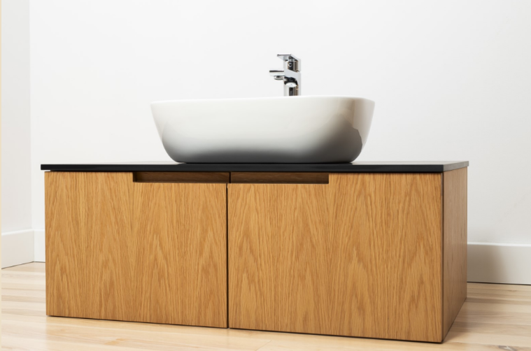 Elegant badeværelsesmøbel