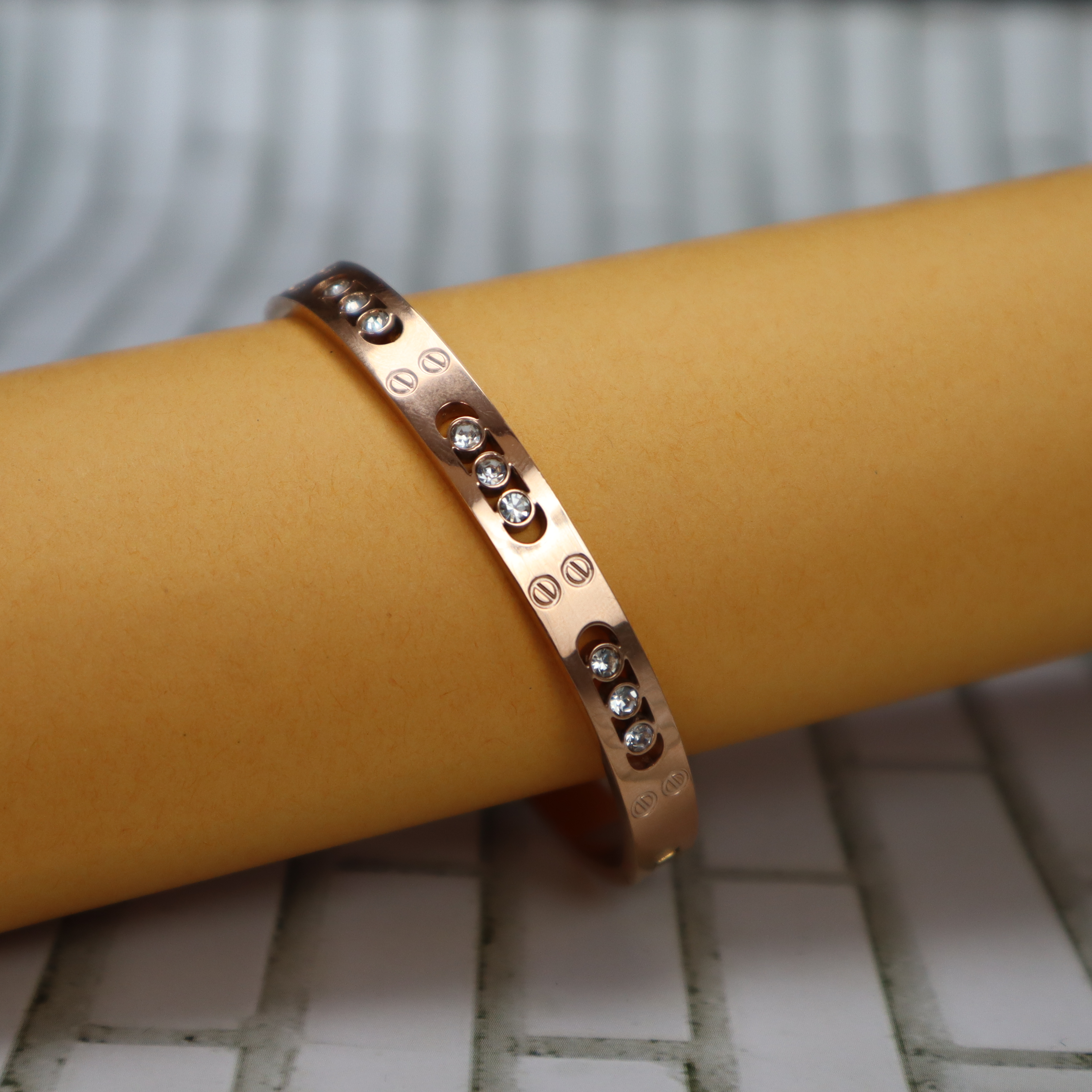 Keerthii Kalaa Rose Gold Circle & Crystal Bracelet for Women & Girls - Anti-Tarnish Bangle, Free Size