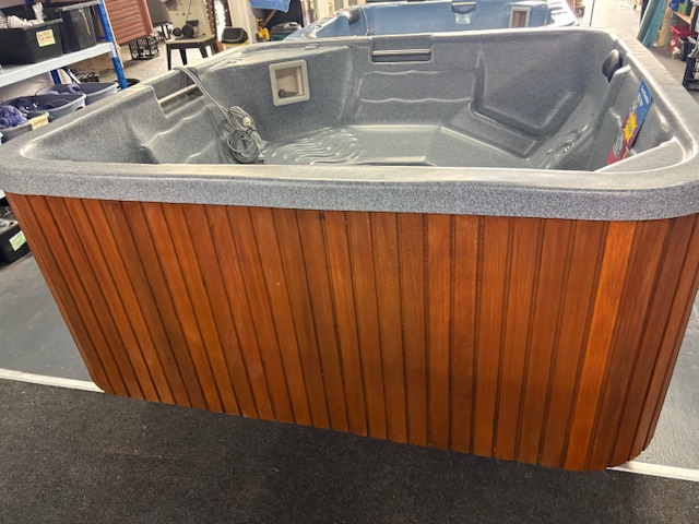 GREY NAUTILUS 5 PERSON SPA POOL