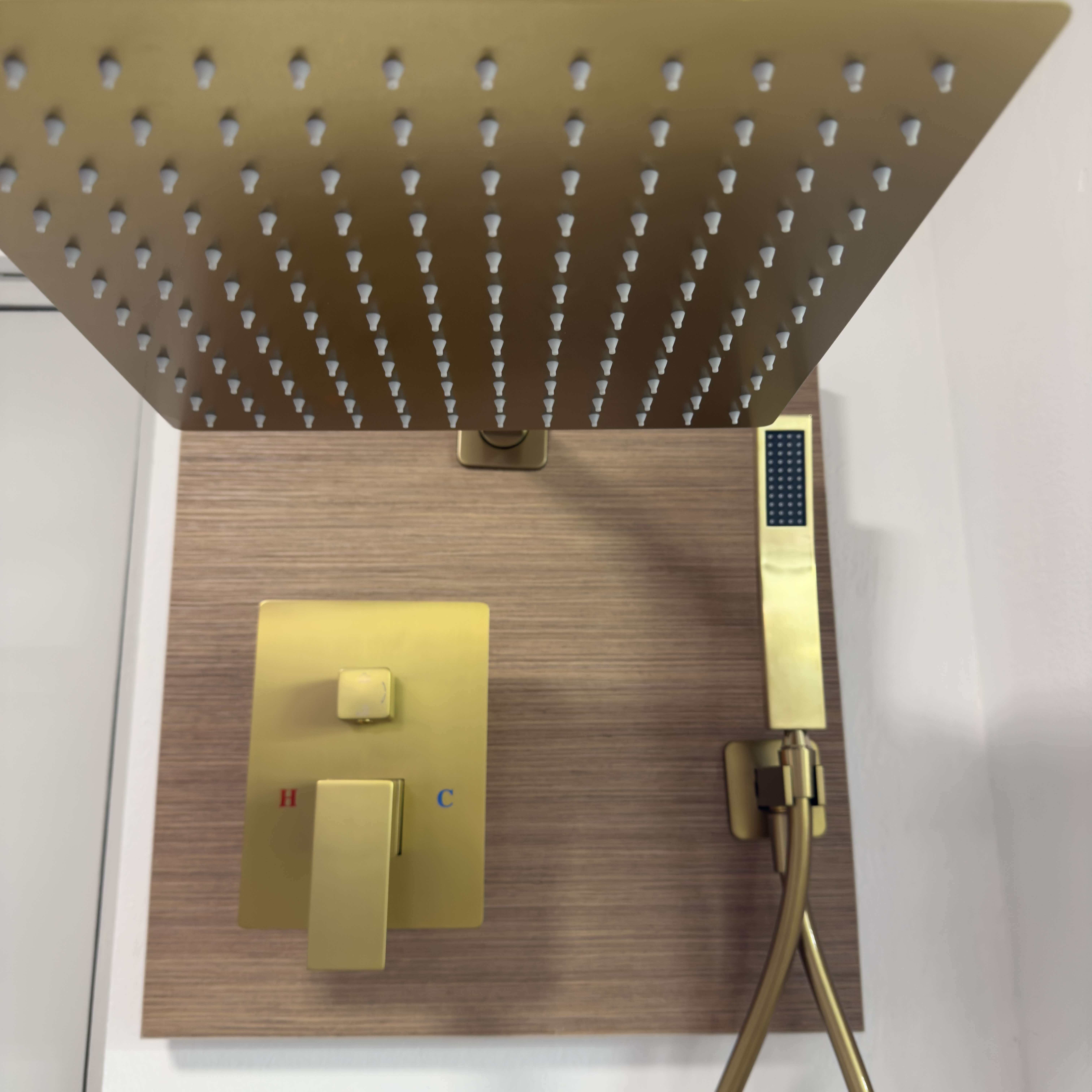 Mezcladora Para Ducha con Regadera Oro