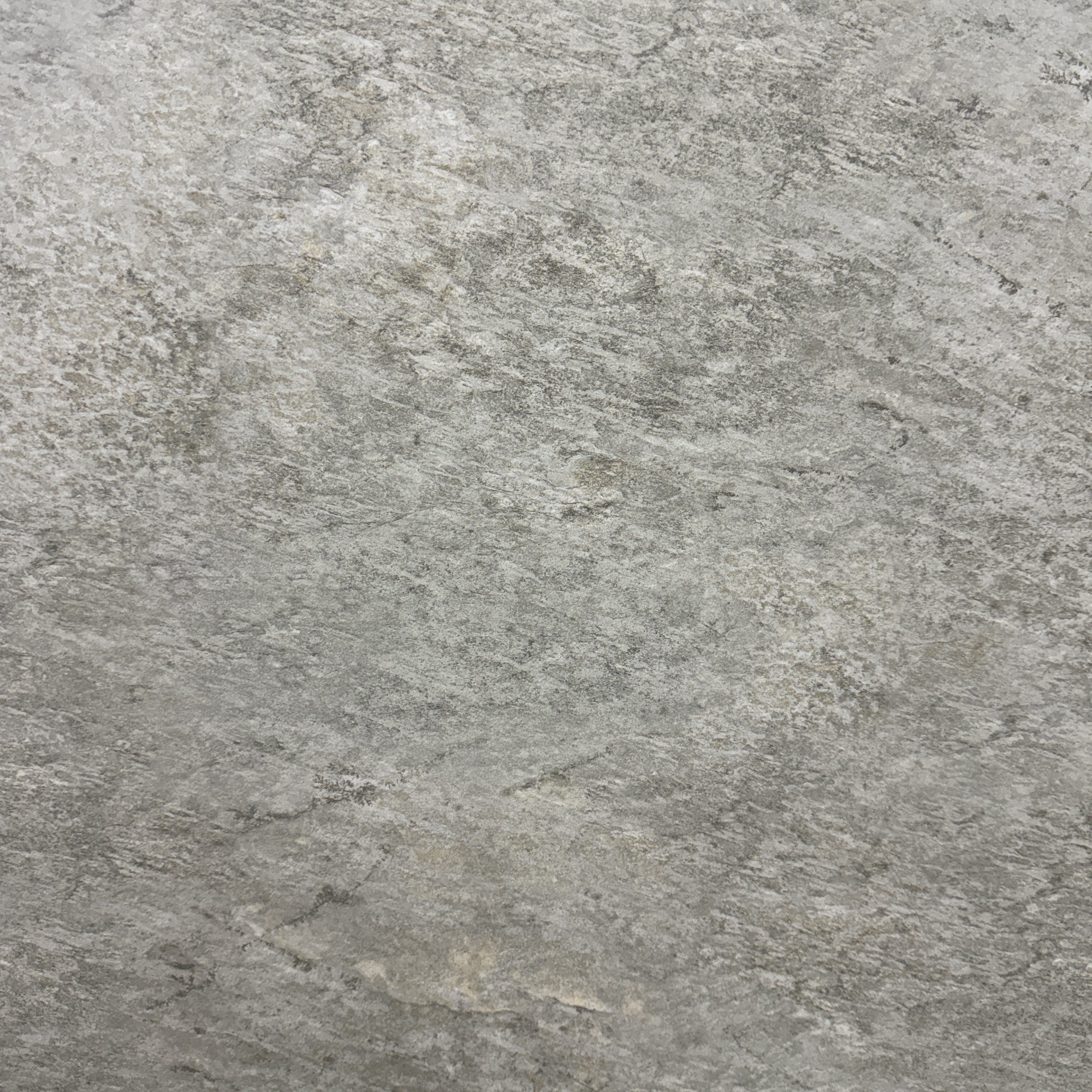 Magma Gris Rústico 24'' x 24''