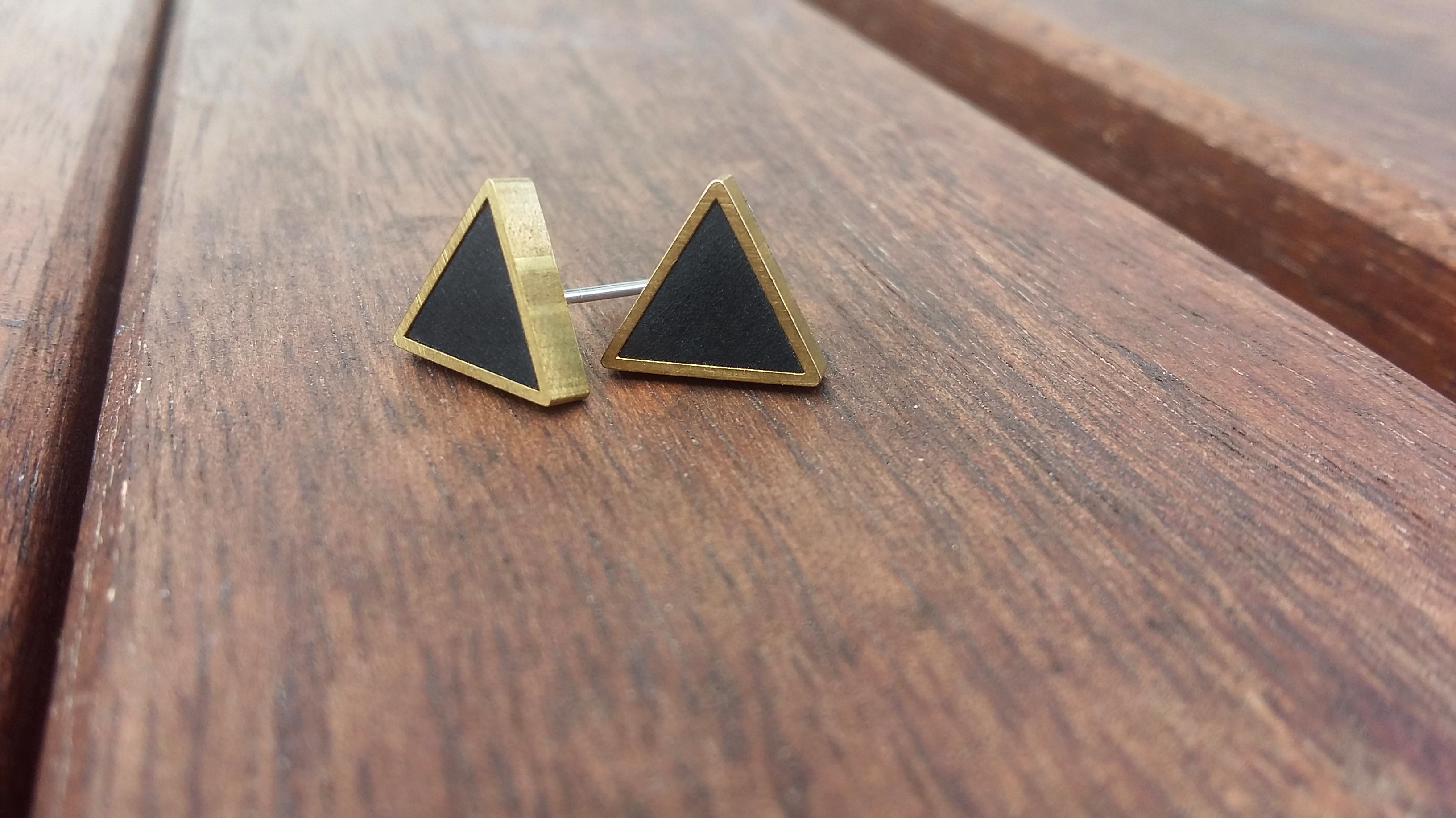 ohrstecker geometrisch schwarz