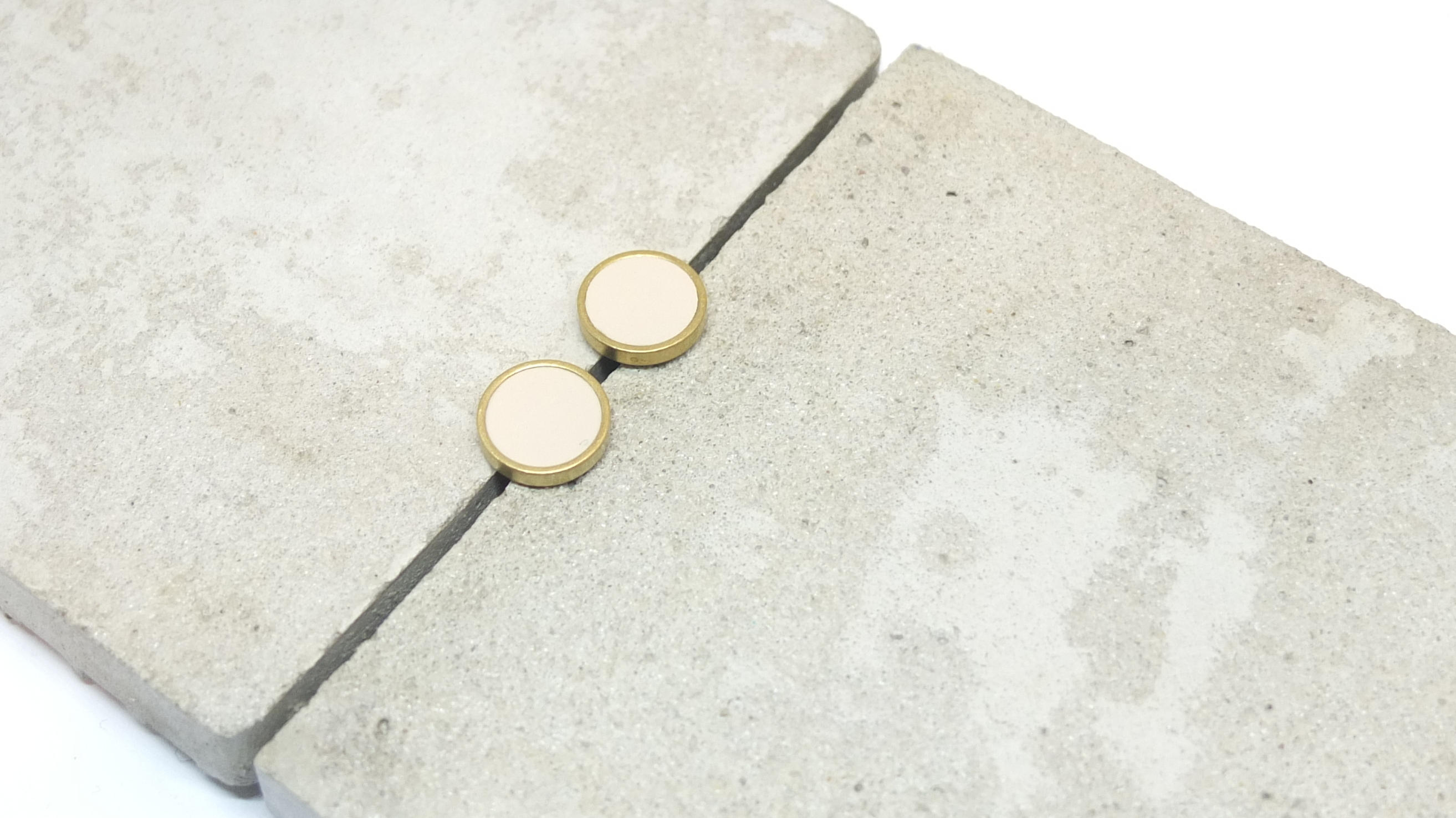 ohrstecker geometrisch creme