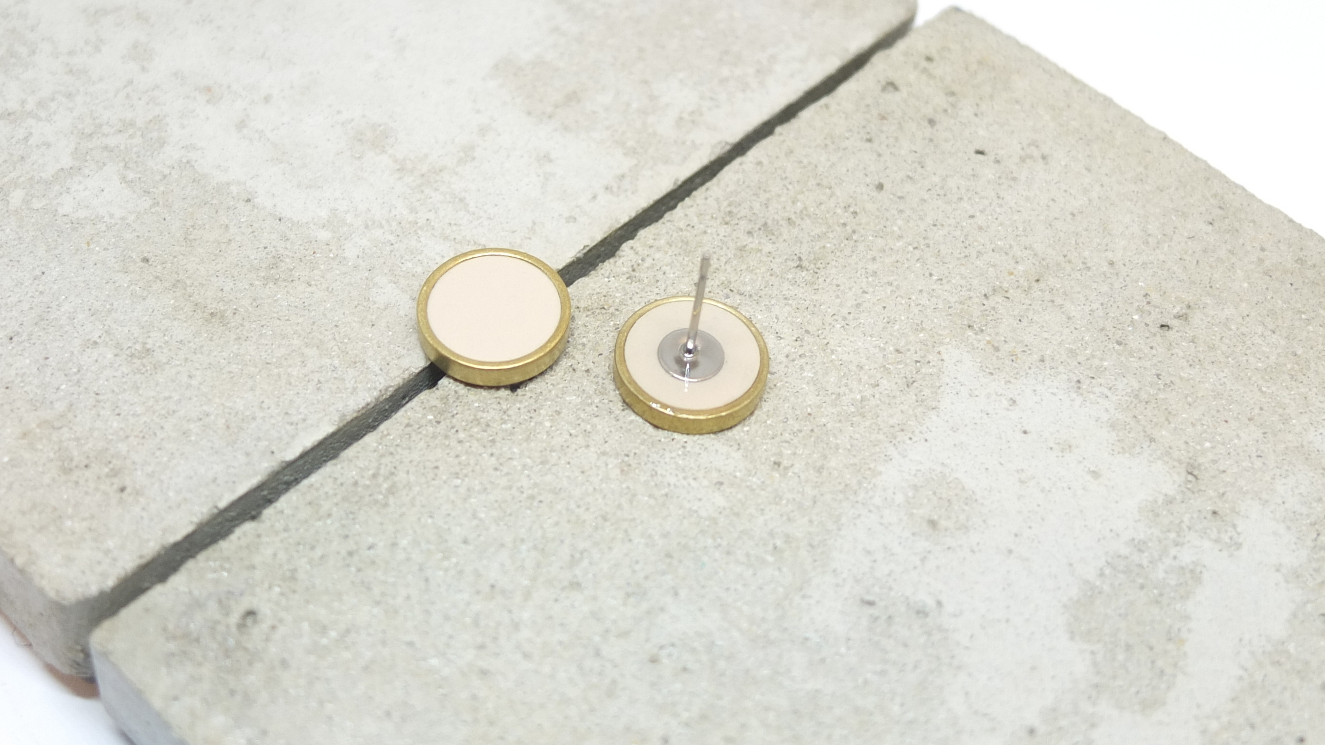 ohrstecker geometrisch creme