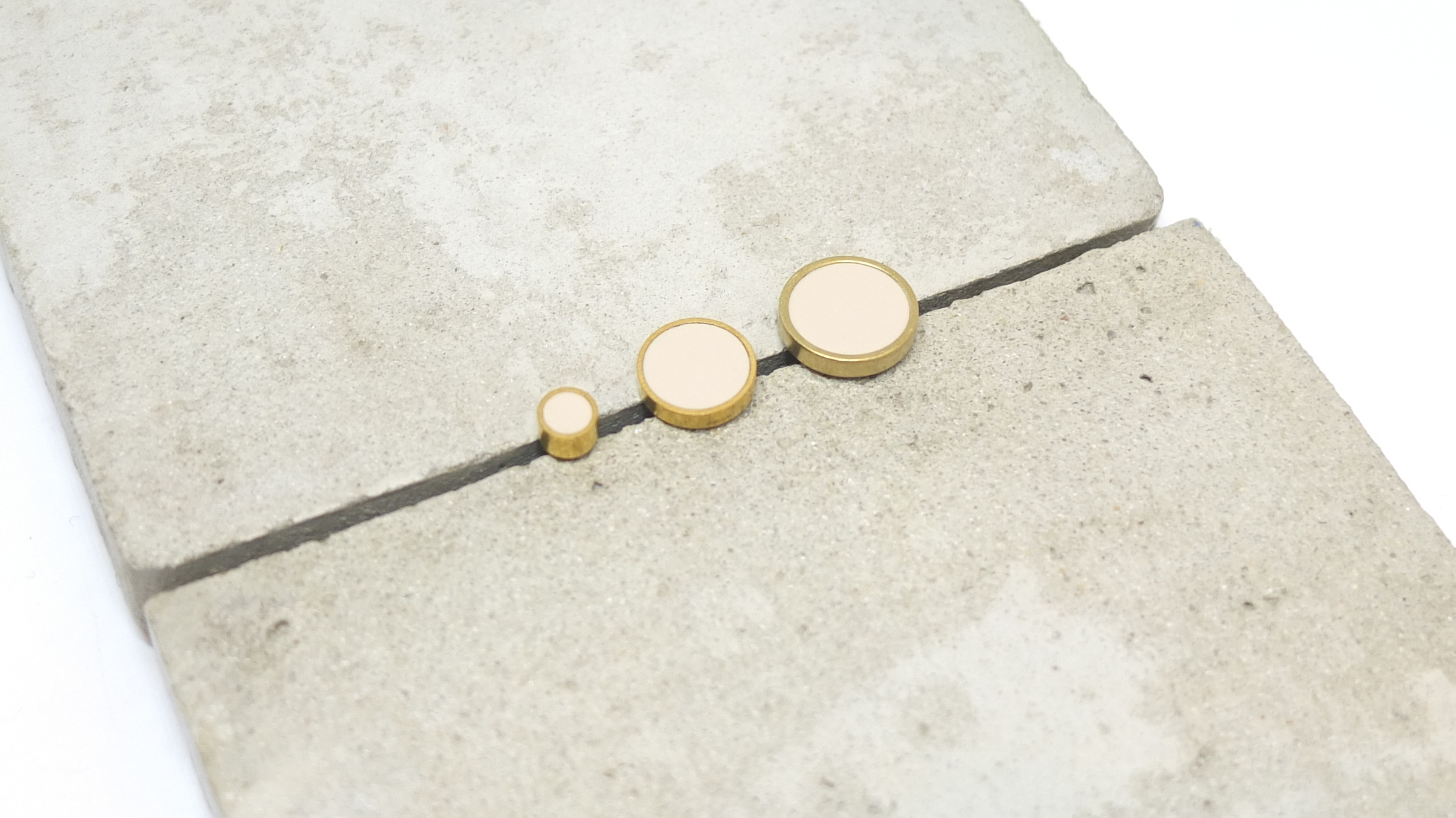 ohrstecker geometrisch creme