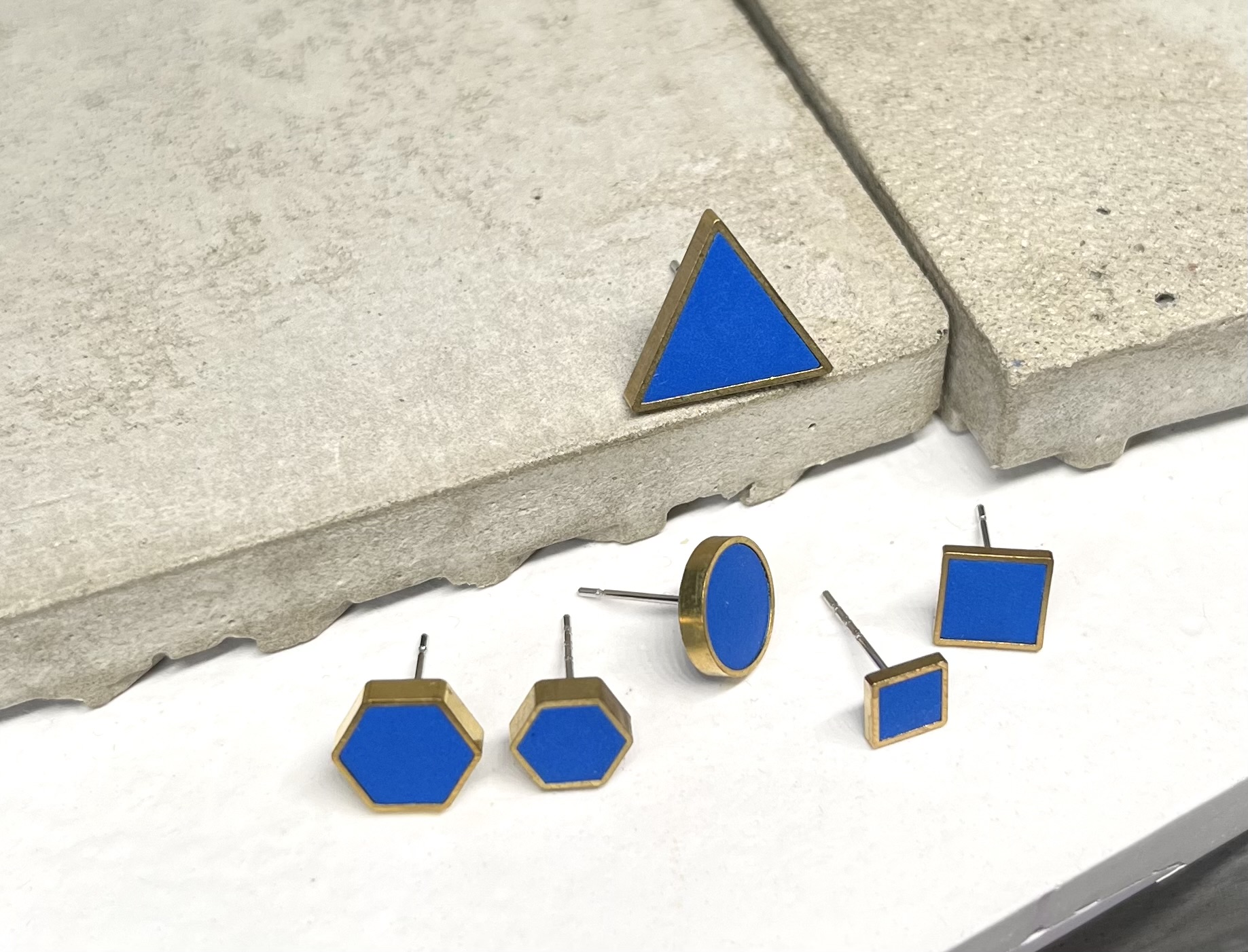 ohrstecker geometrisch indigo