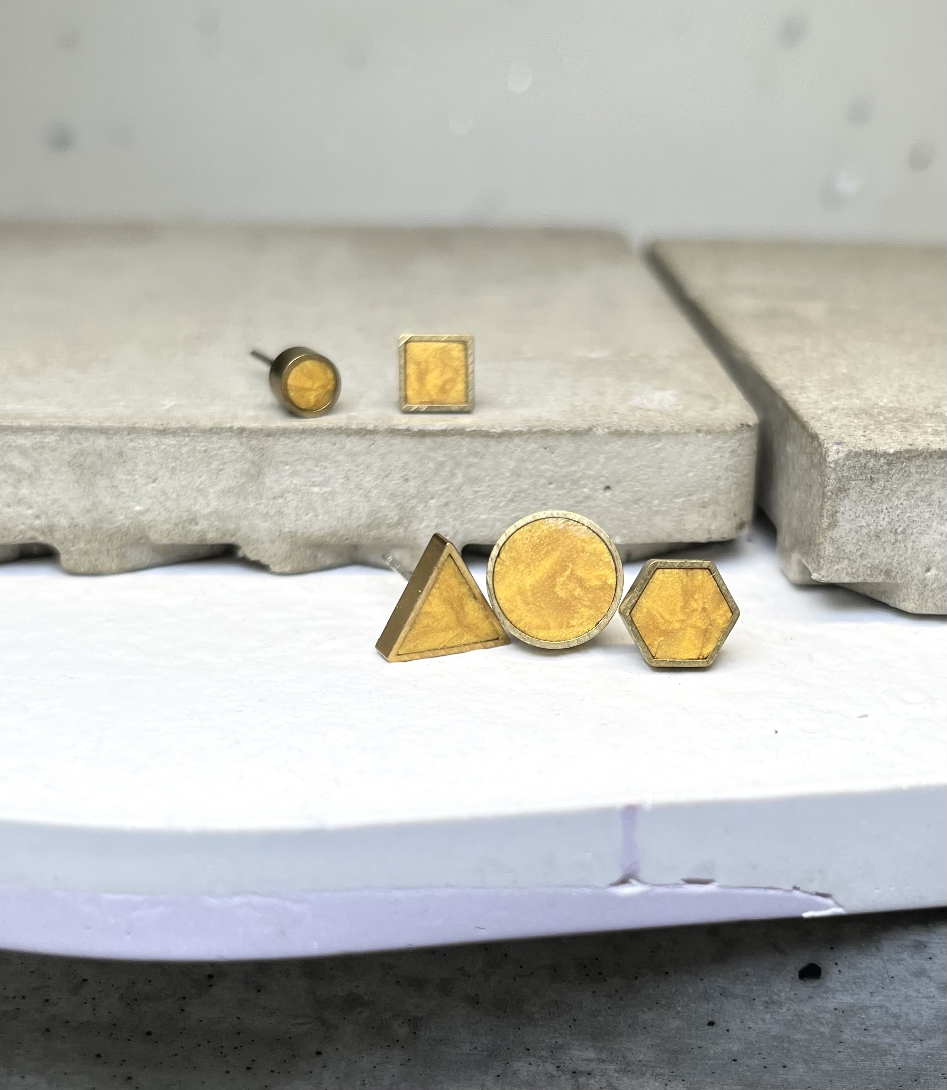 ohrstecker geometrisch metallic gold