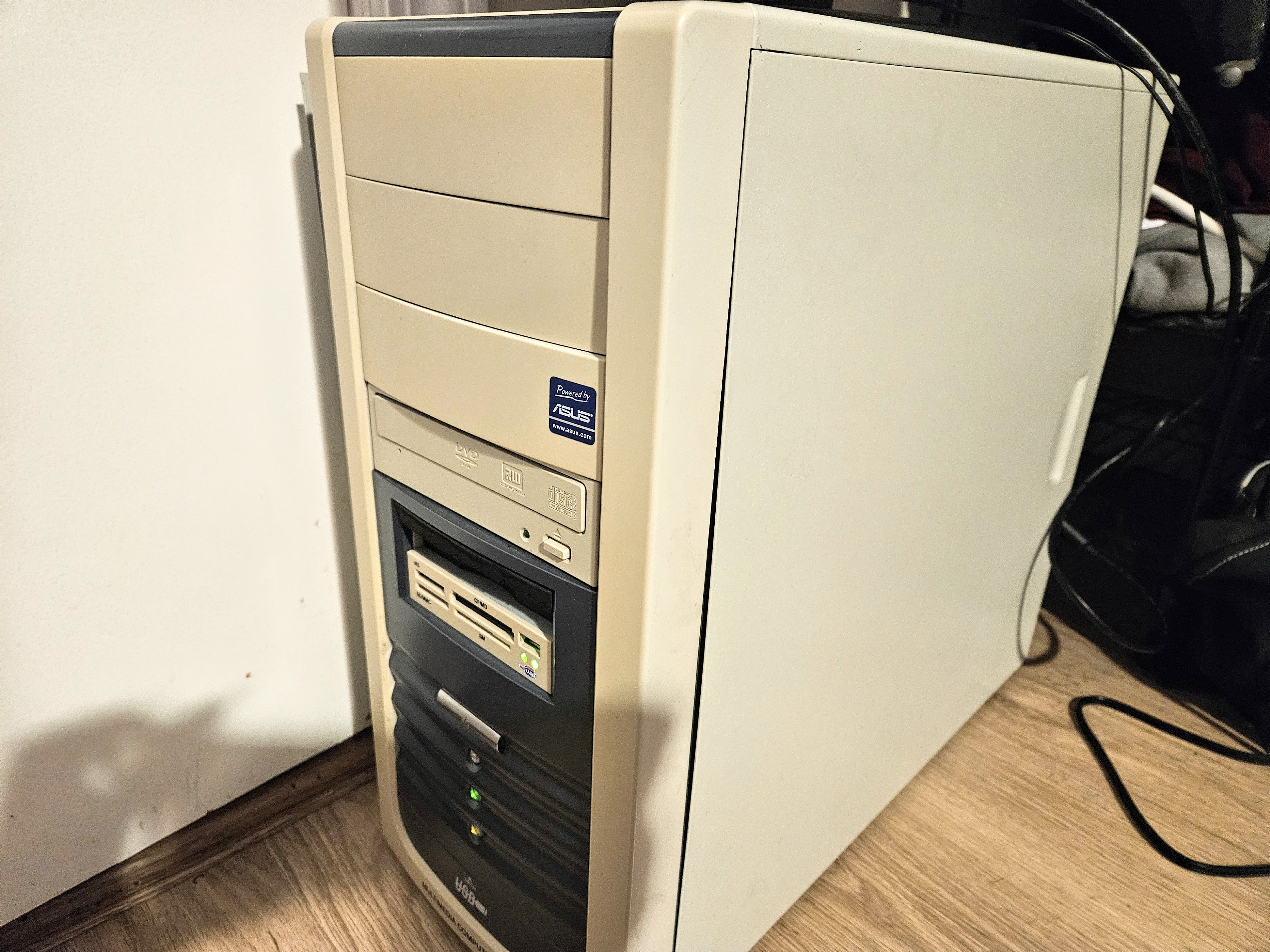 Custom Asus Z97-E Desktop PC, 32GB RAM, Intel i5-4430, SAPPHIRE NITRO+ RX580