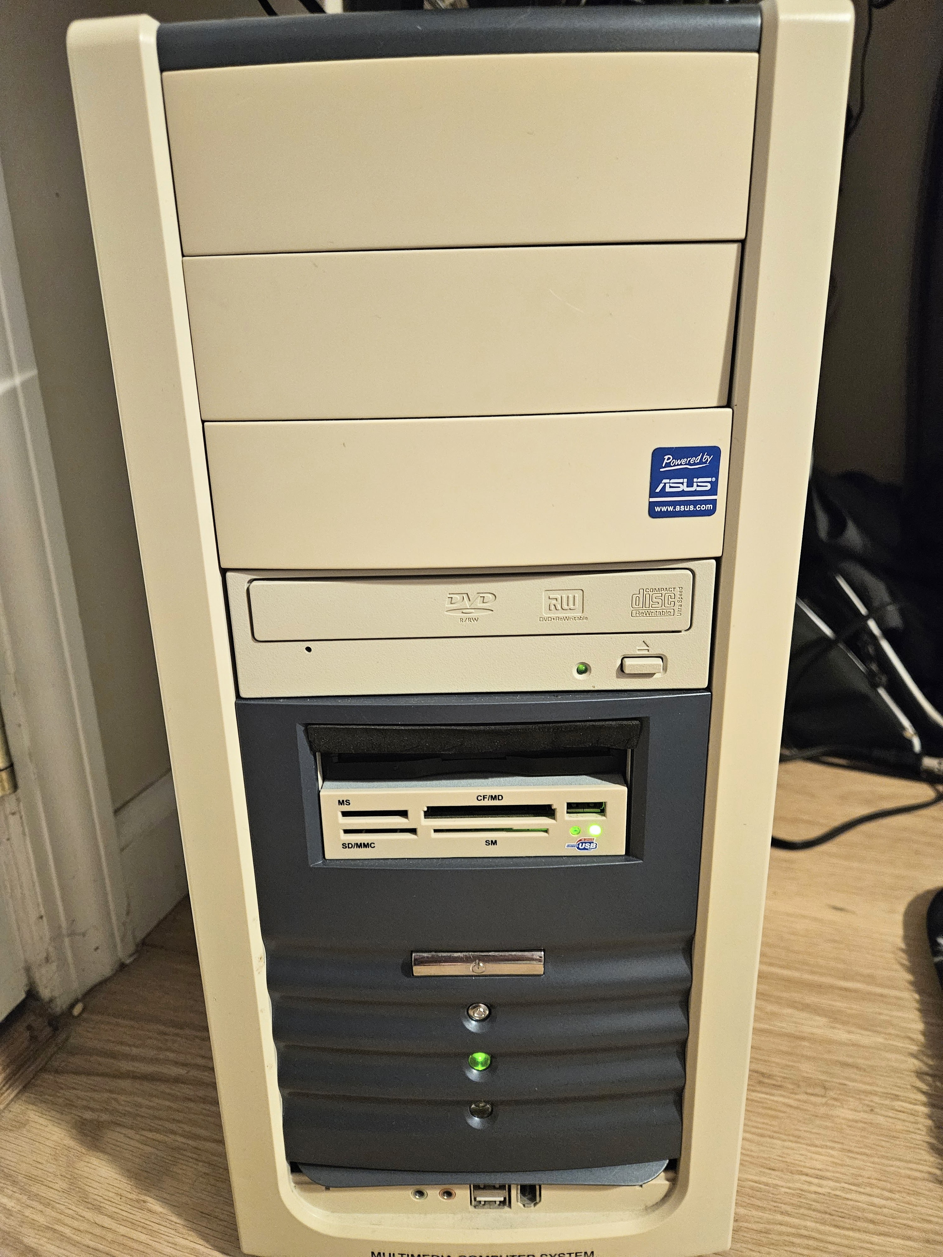 Custom Asus Z97-E Desktop PC, 32GB RAM, Intel i5-4430, SAPPHIRE NITRO+ RX580