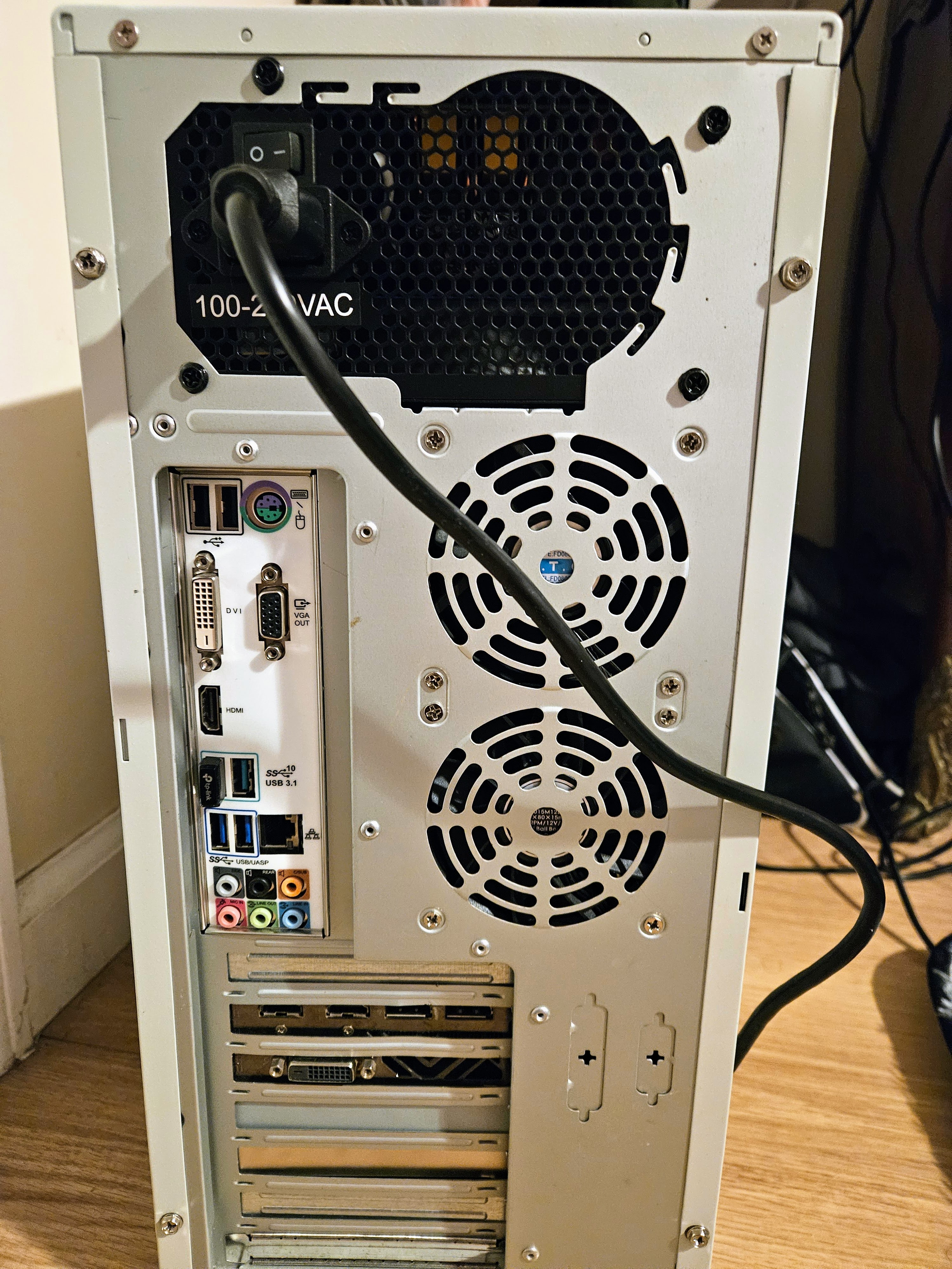 Custom Asus Z97-E Desktop PC, 32GB RAM, Intel i5-4430, SAPPHIRE NITRO+ RX580